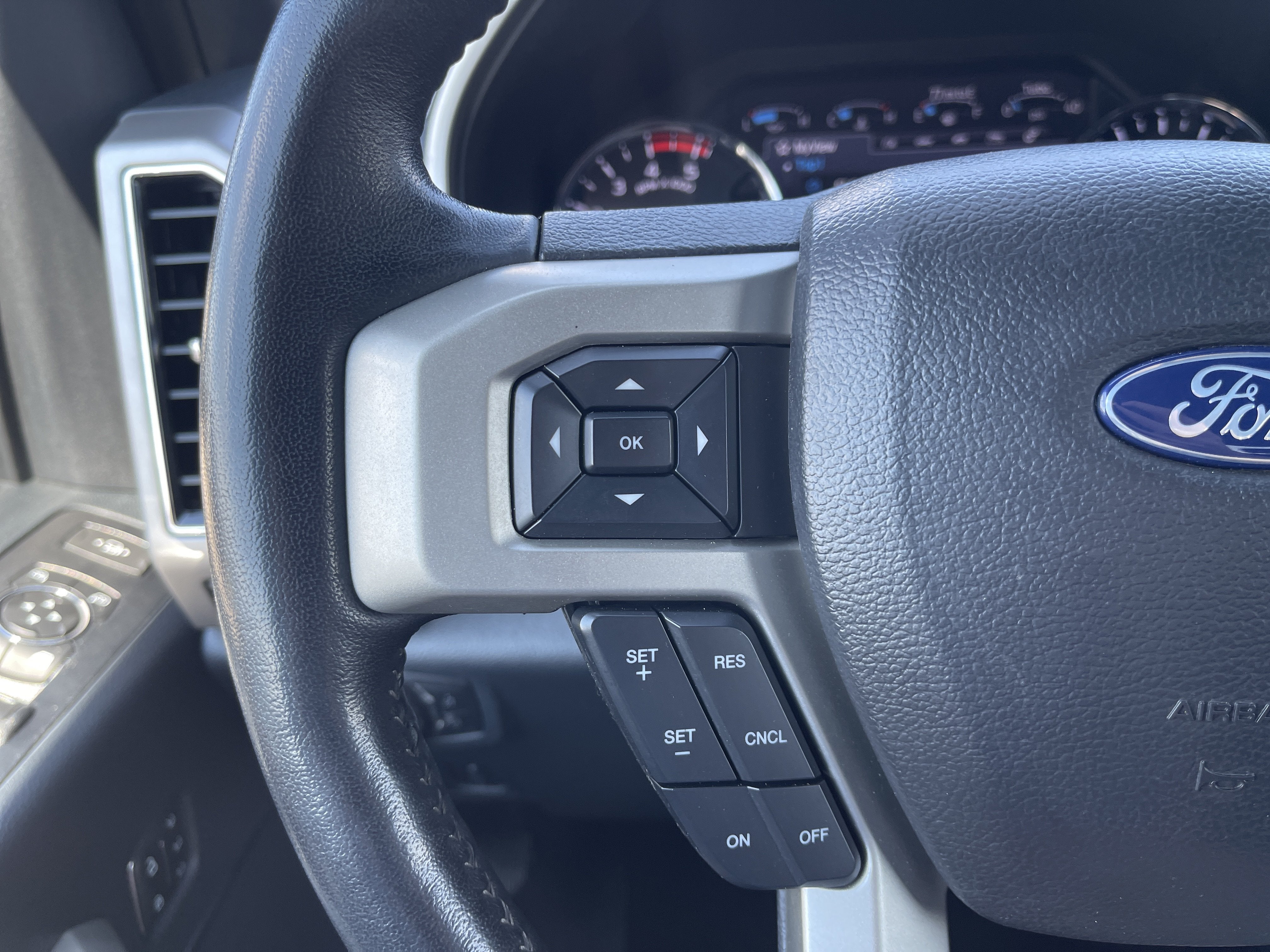 2022 Ford Super Duty F-250 SRW LARIAT