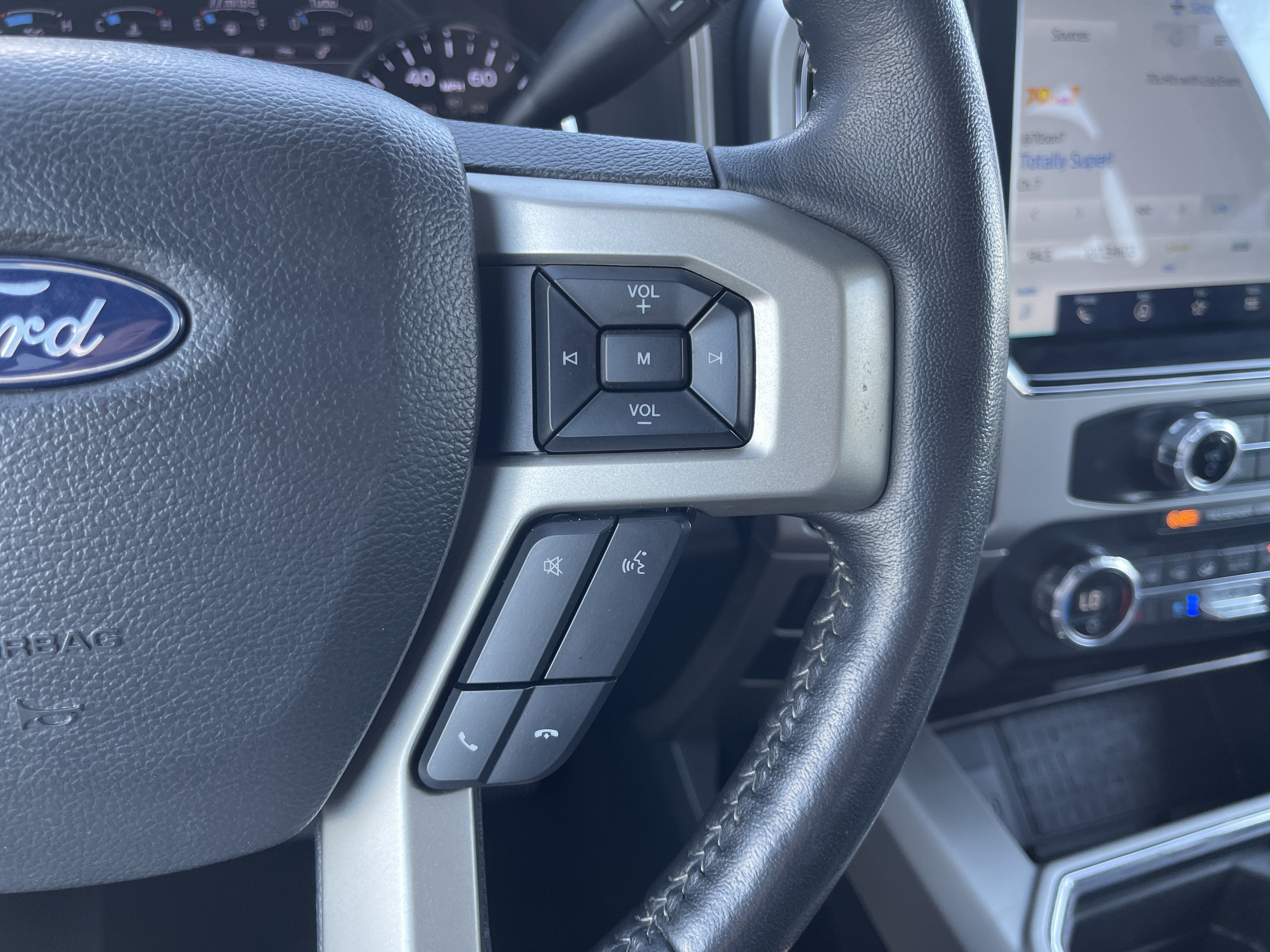 2022 Ford Super Duty F-250 SRW LARIAT