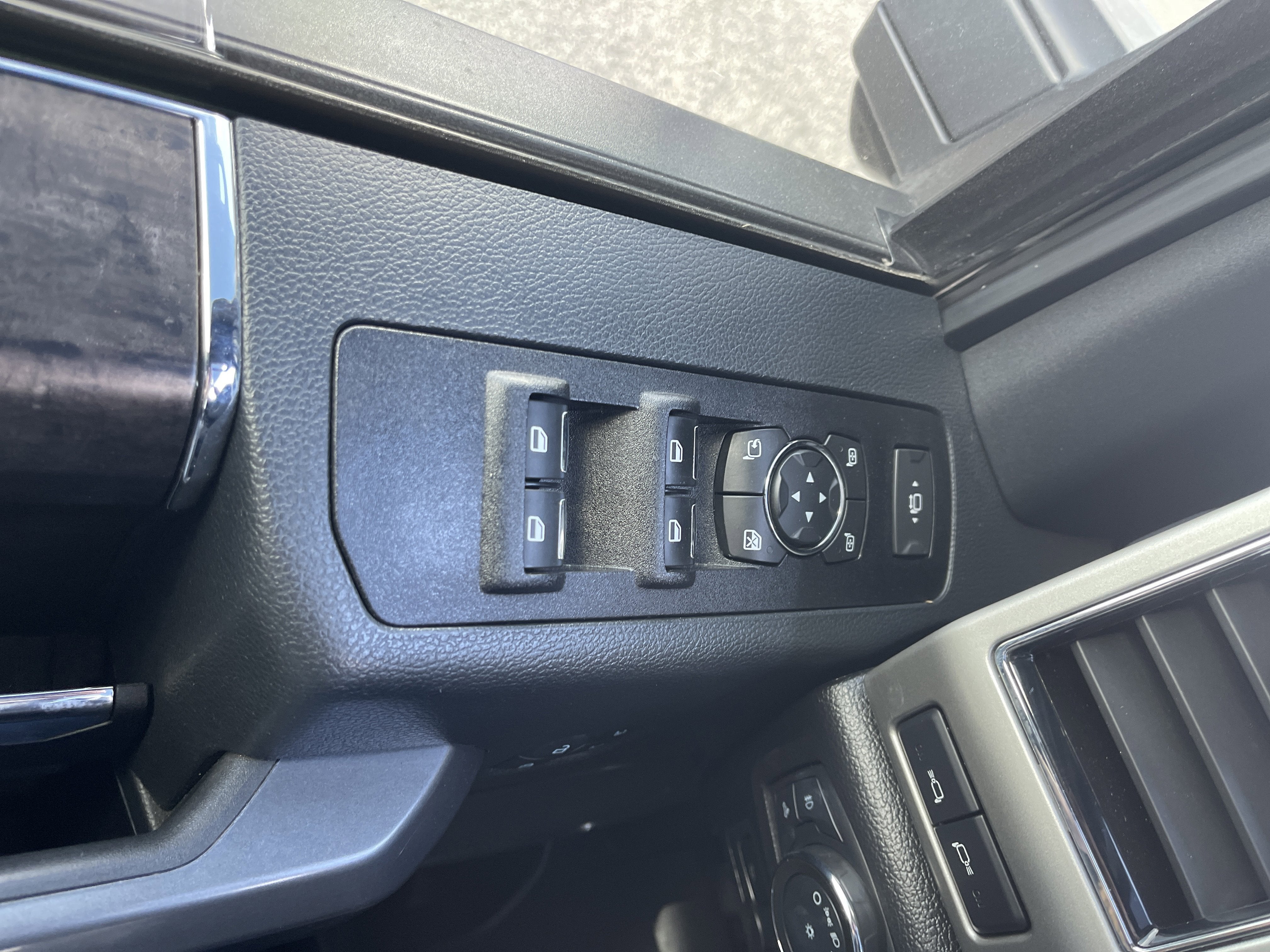 2022 Ford Super Duty F-250 SRW LARIAT