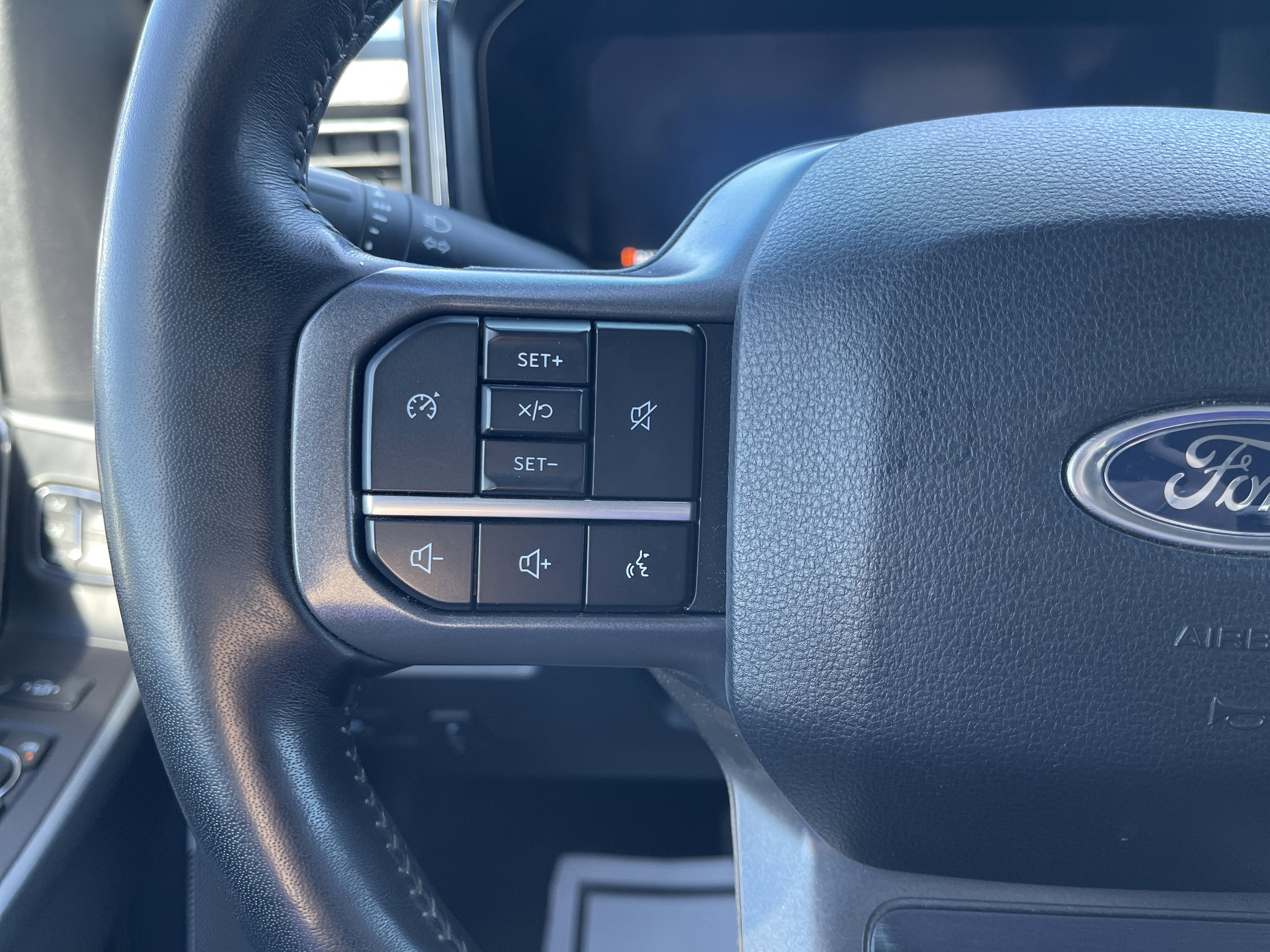 2024 Ford Super Duty F-350 SRW LARIAT