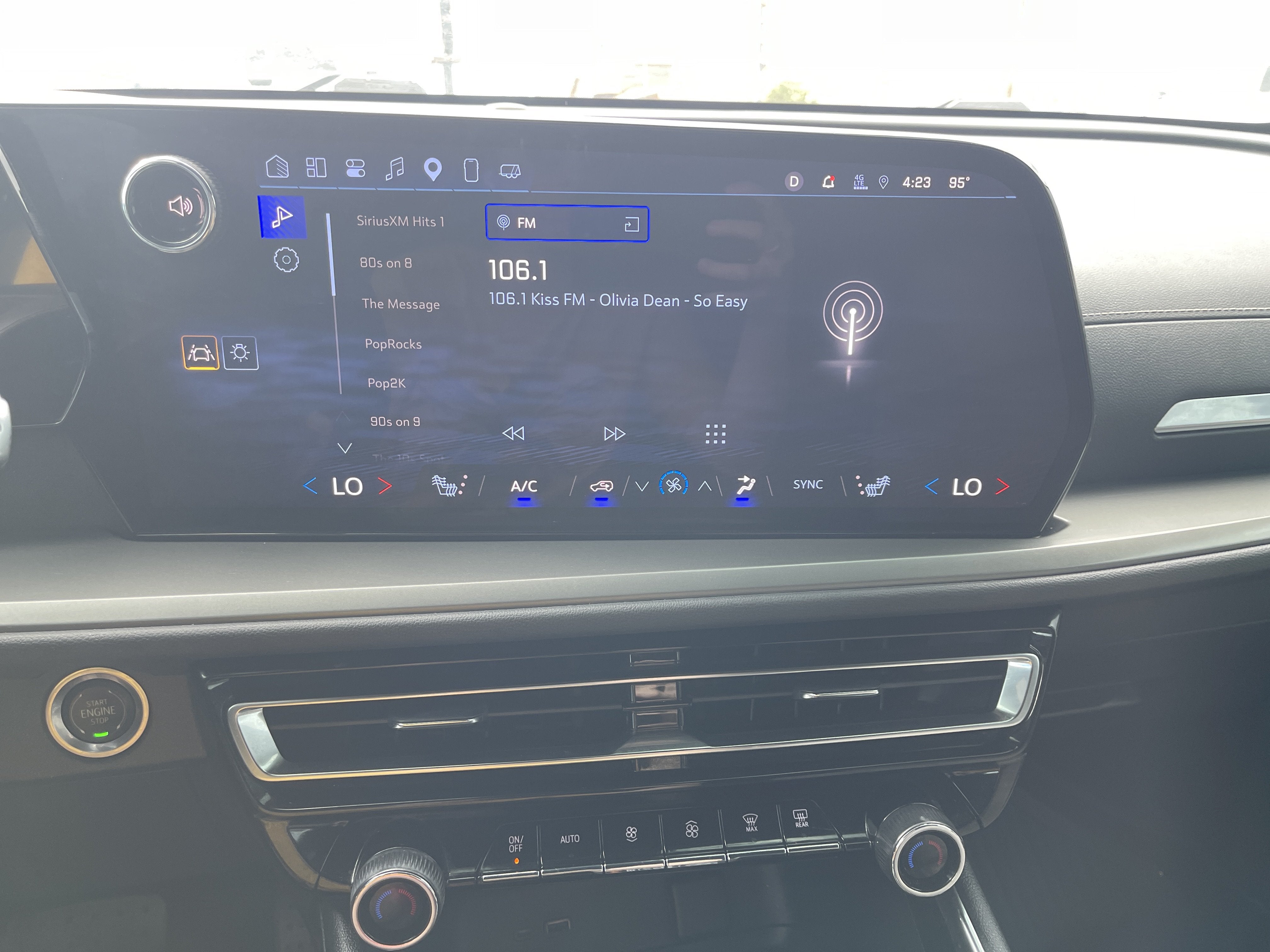 2024 Chevrolet Traverse FWD LT