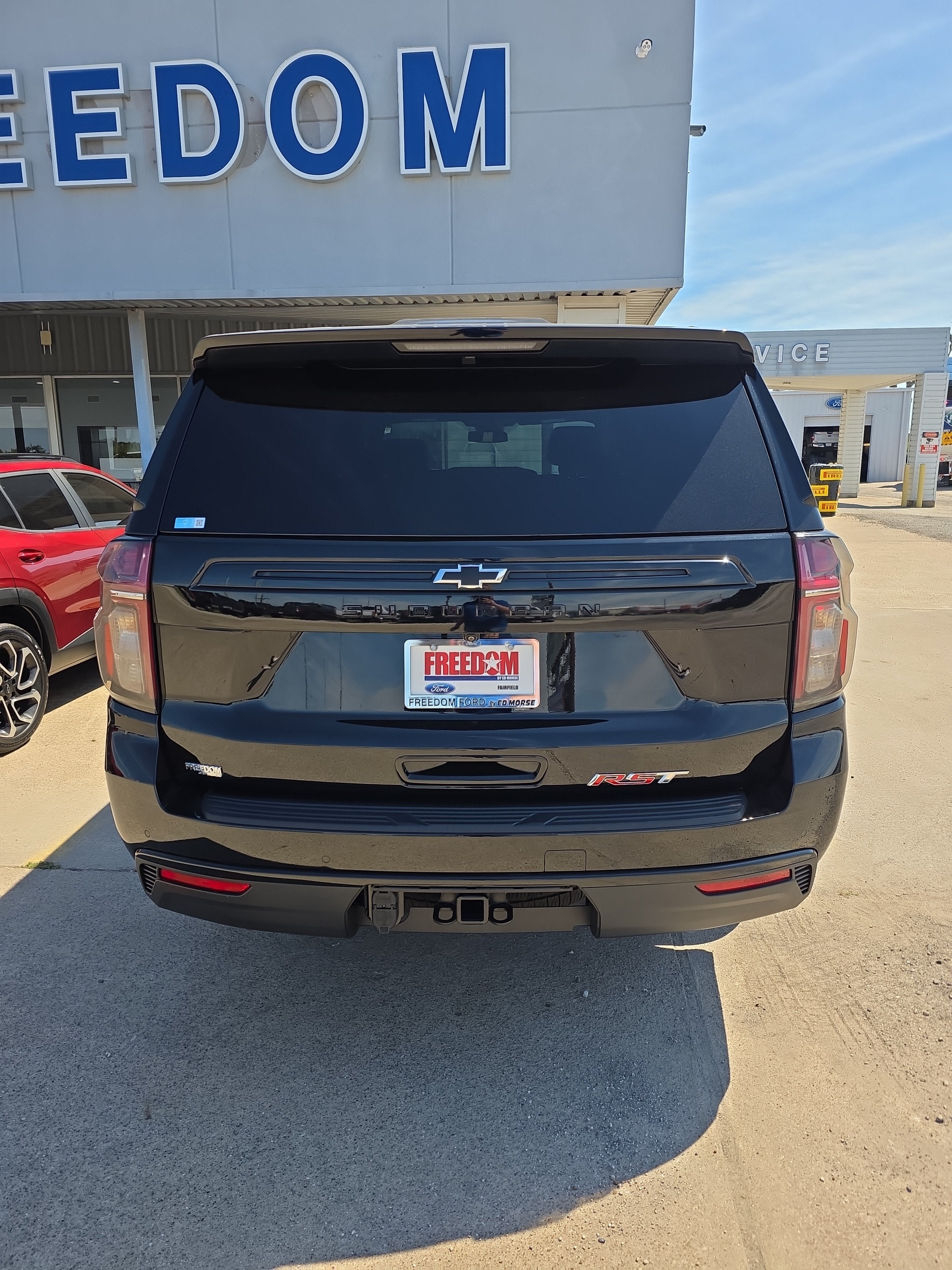 2023 Chevrolet Suburban RST