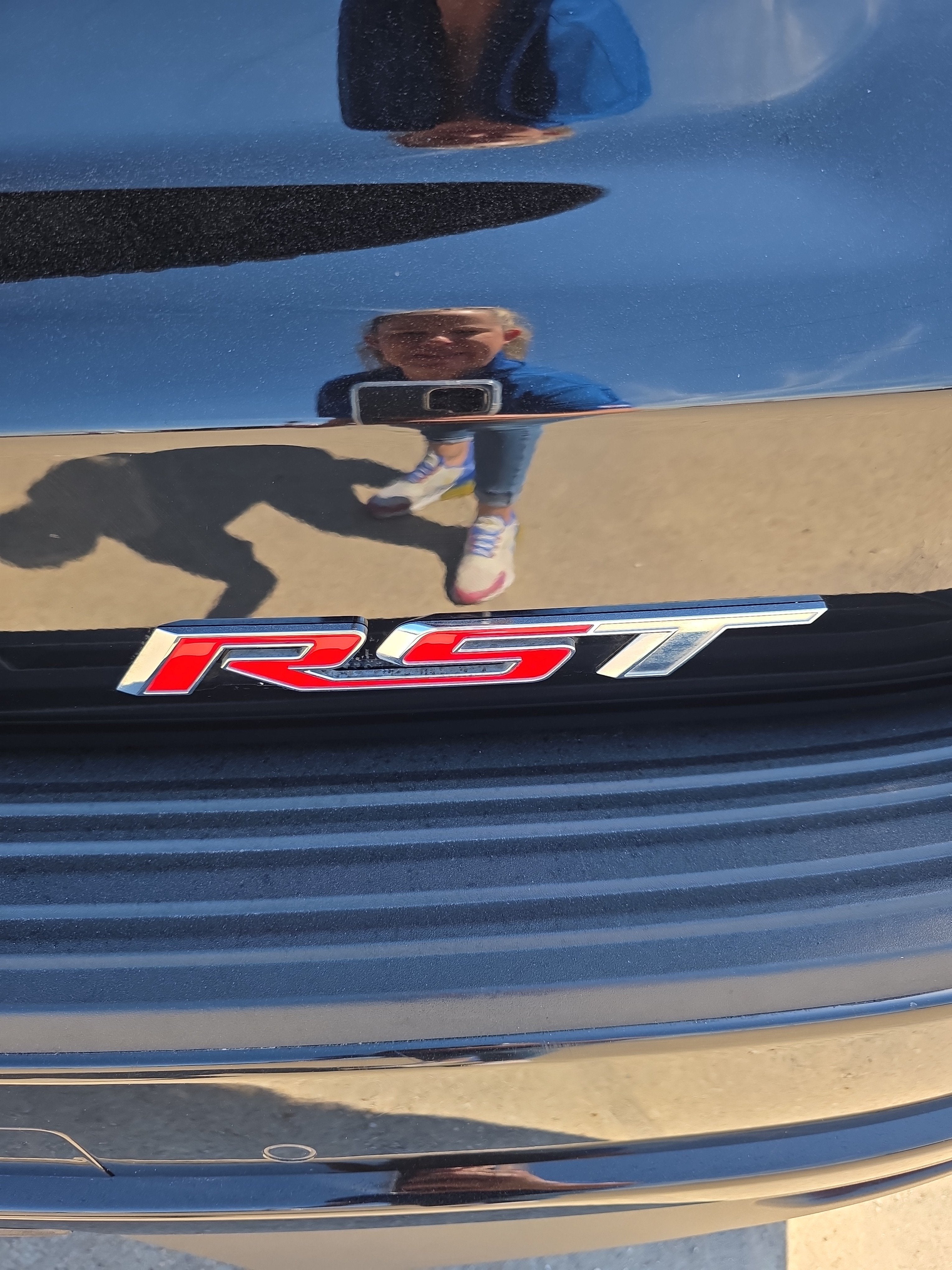 2023 Chevrolet Suburban RST