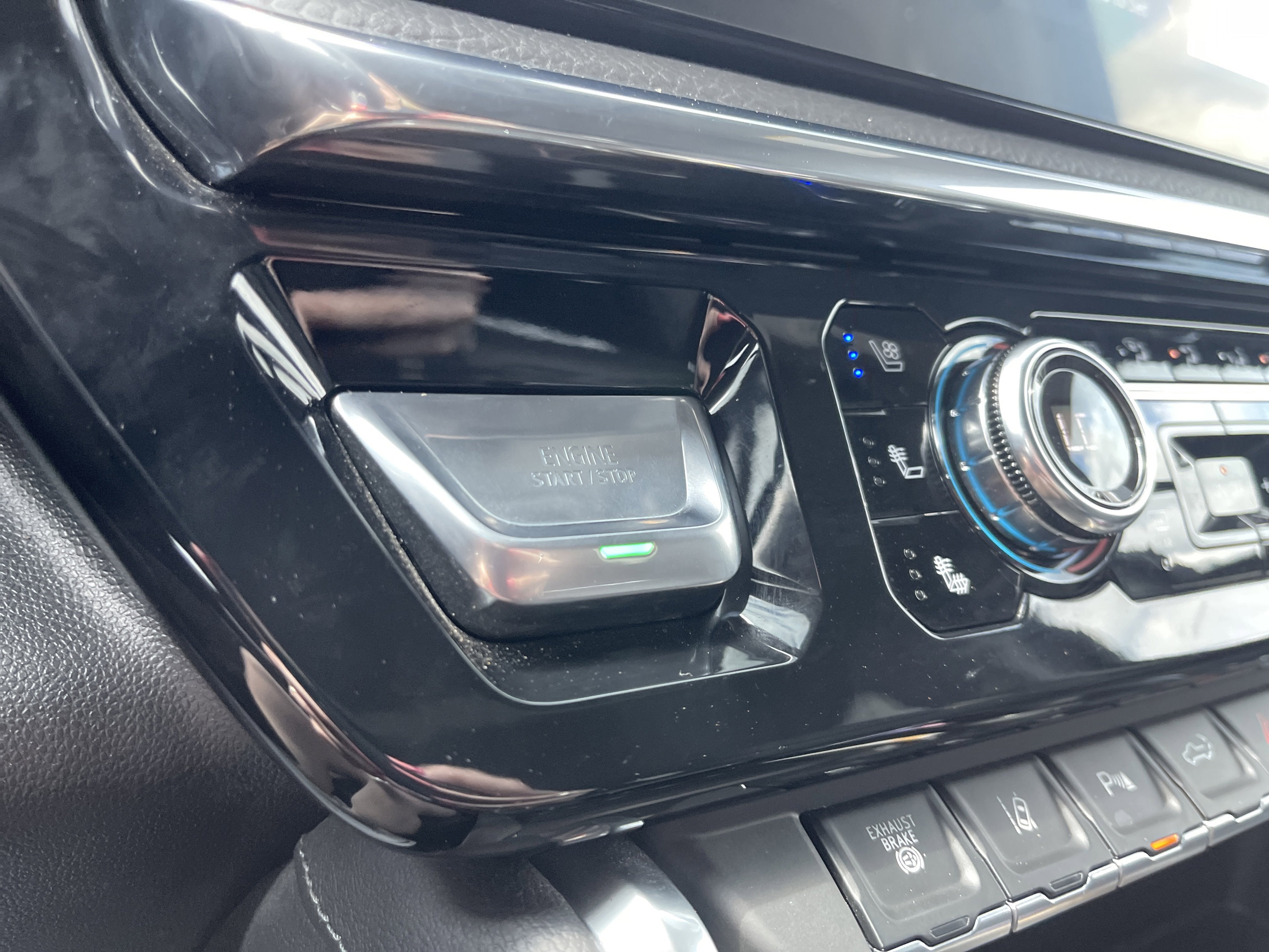 2025 GMC Sierra 3500HD Denali