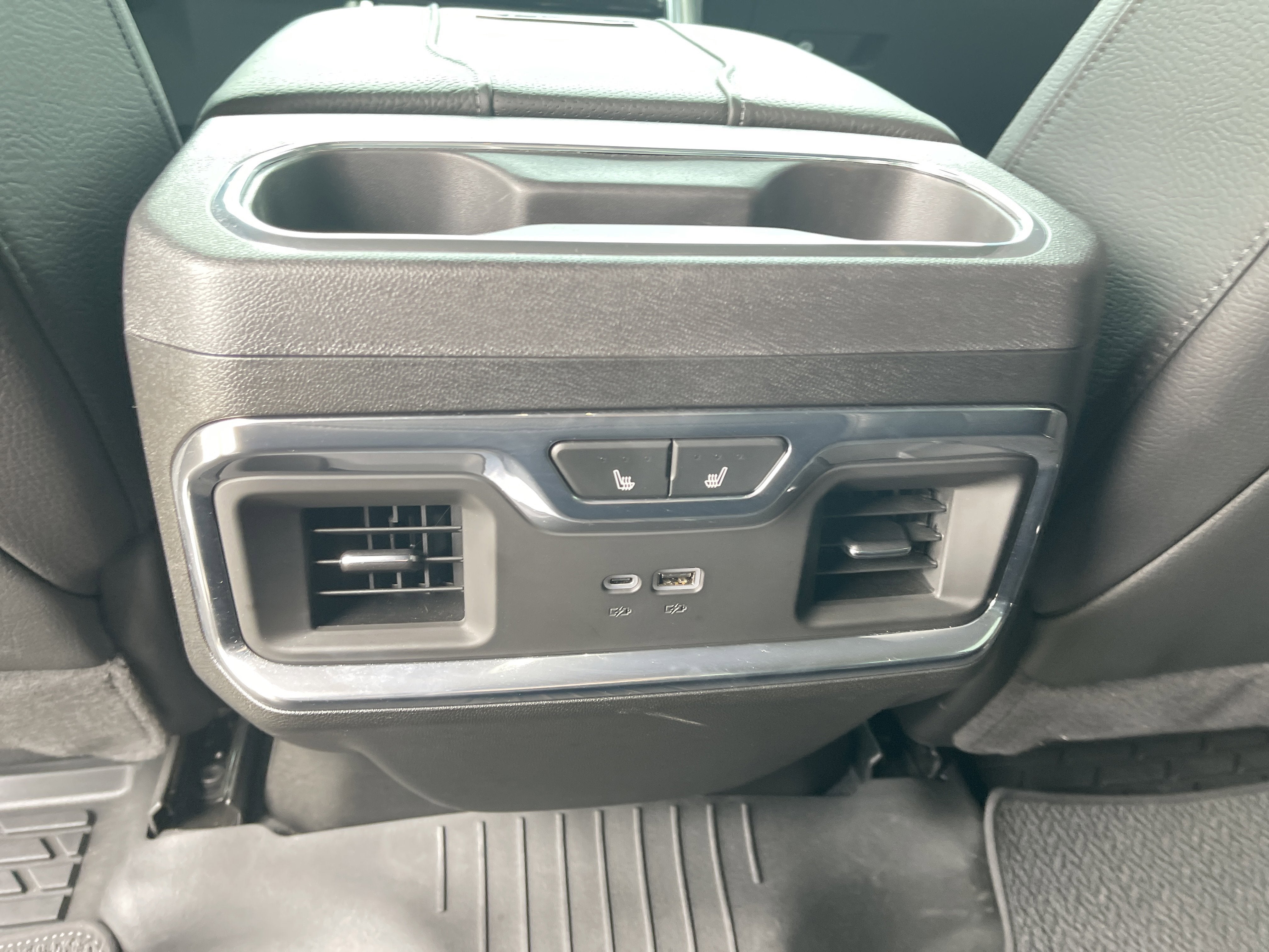 2025 GMC Sierra 3500HD Denali