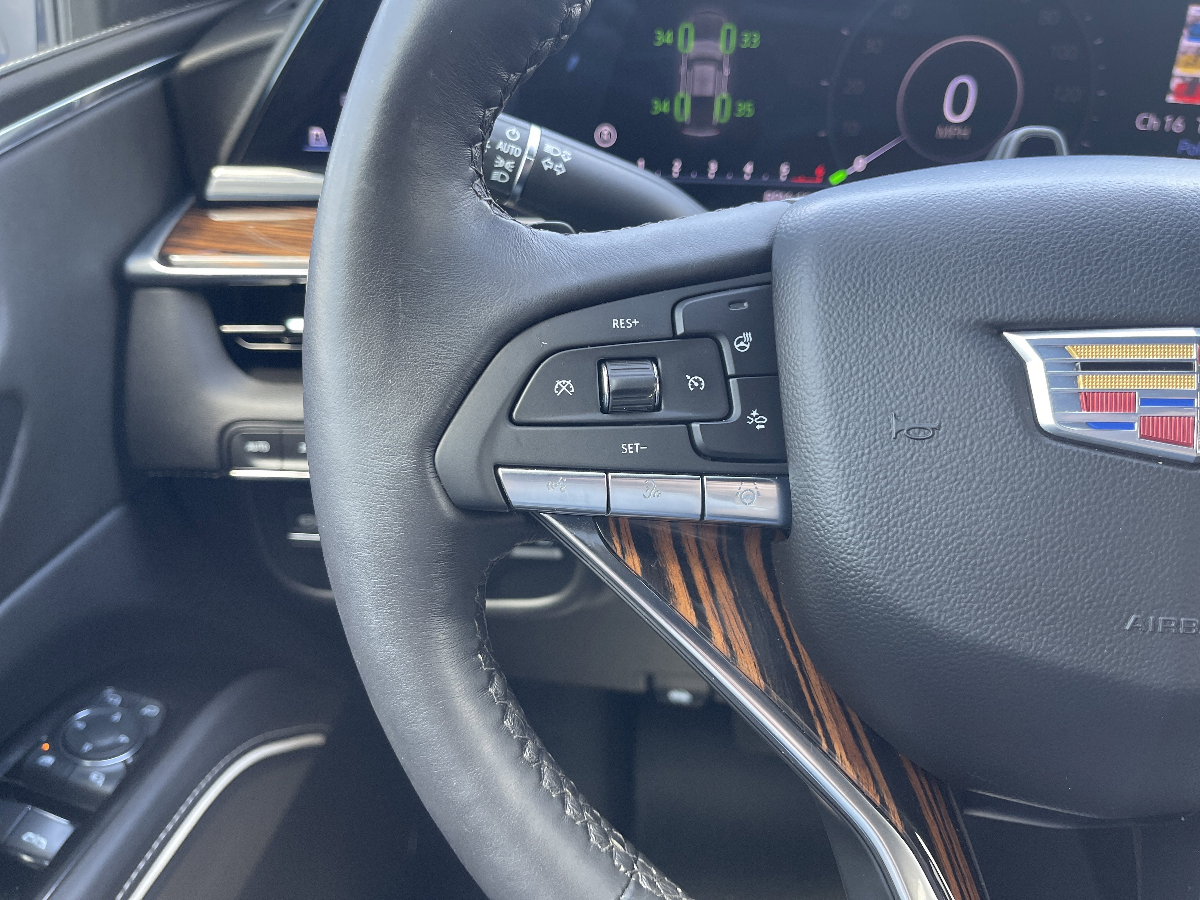 2024 Cadillac Escalade ESV 4WD Premium Luxury