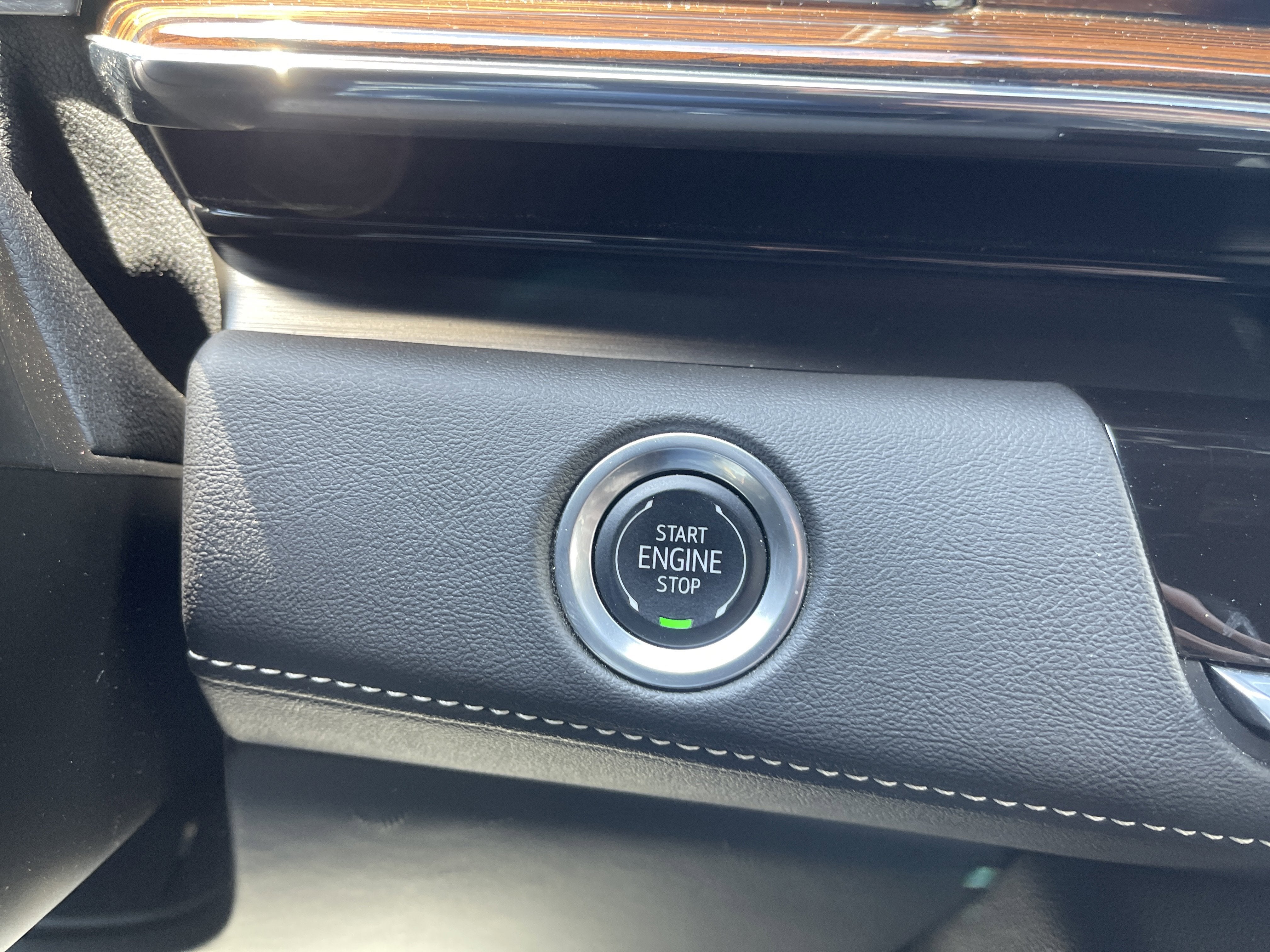 2024 Cadillac Escalade ESV 4WD Premium Luxury