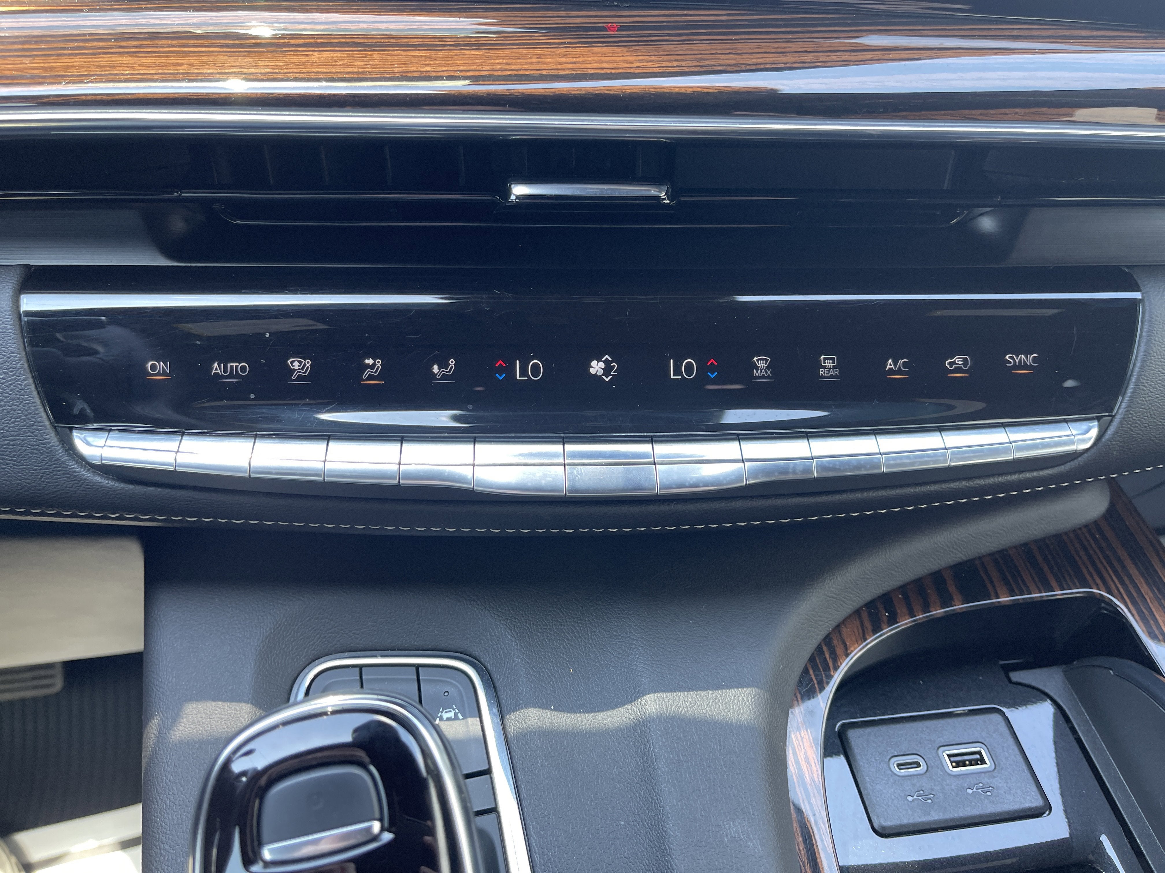 2024 Cadillac Escalade ESV 4WD Premium Luxury