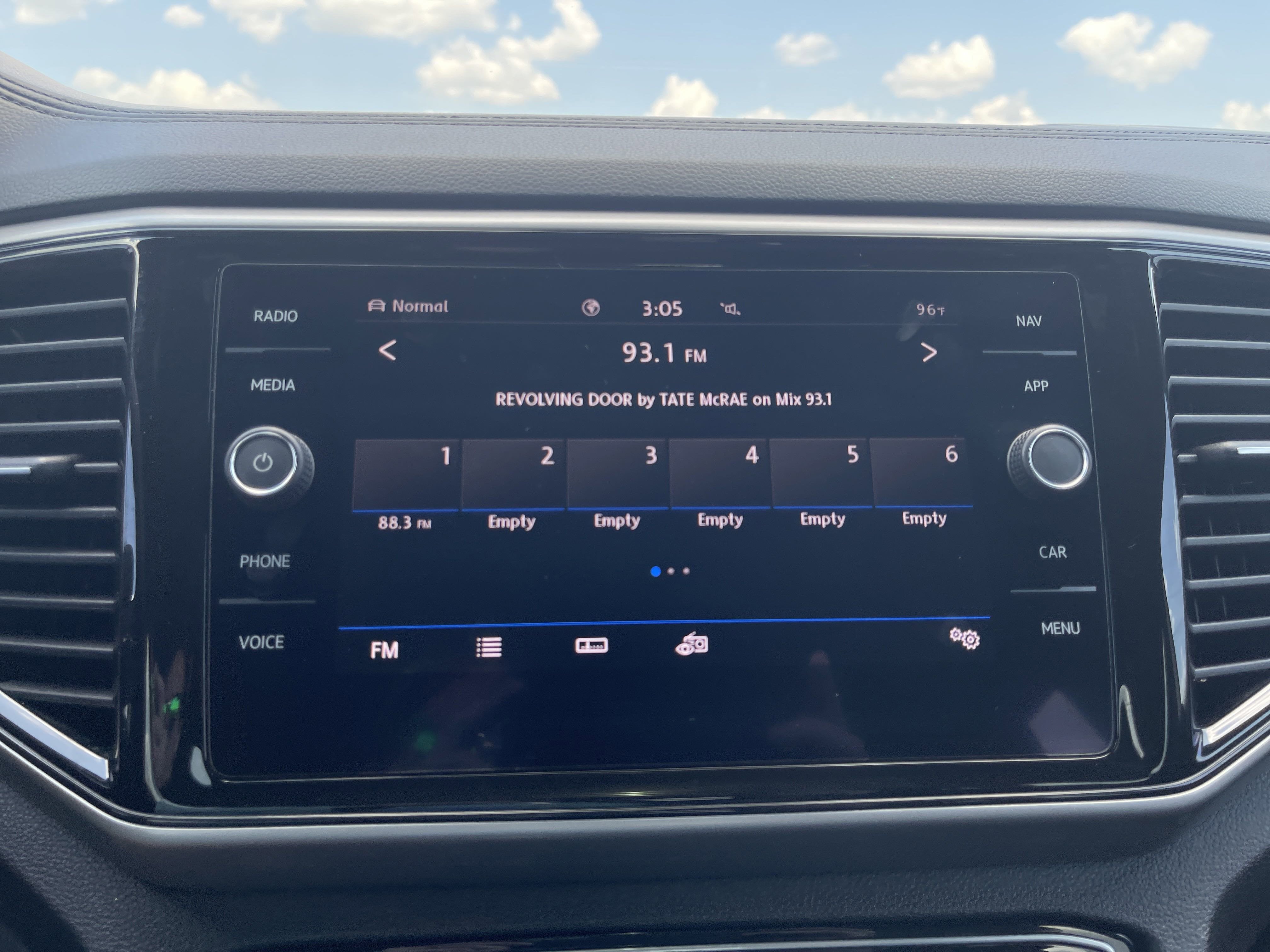 2020 Volkswagen Atlas Cross Sport 2.0T SEL