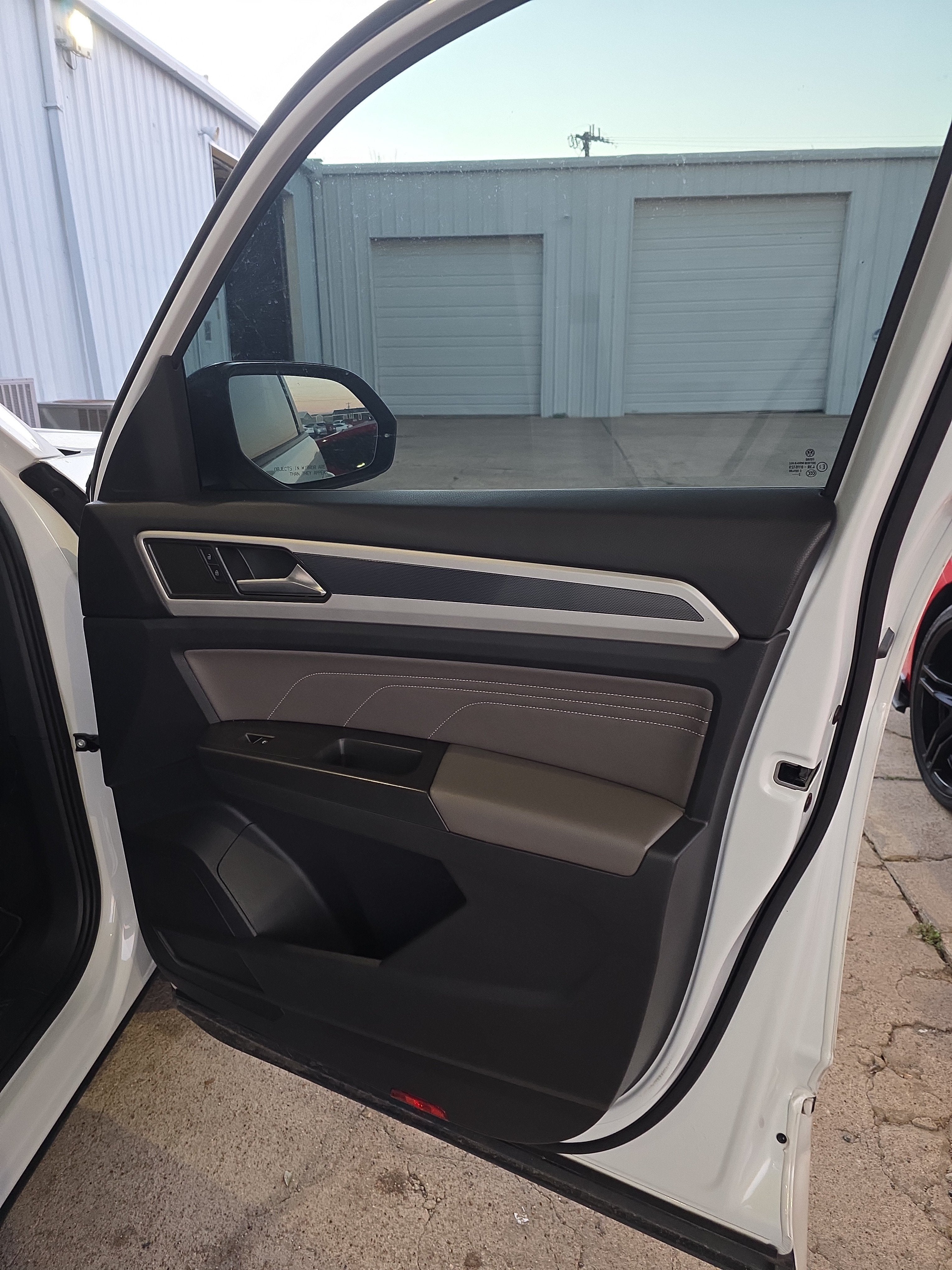 2023 Volkswagen Atlas 3.6L V6 SEL R-Line Black