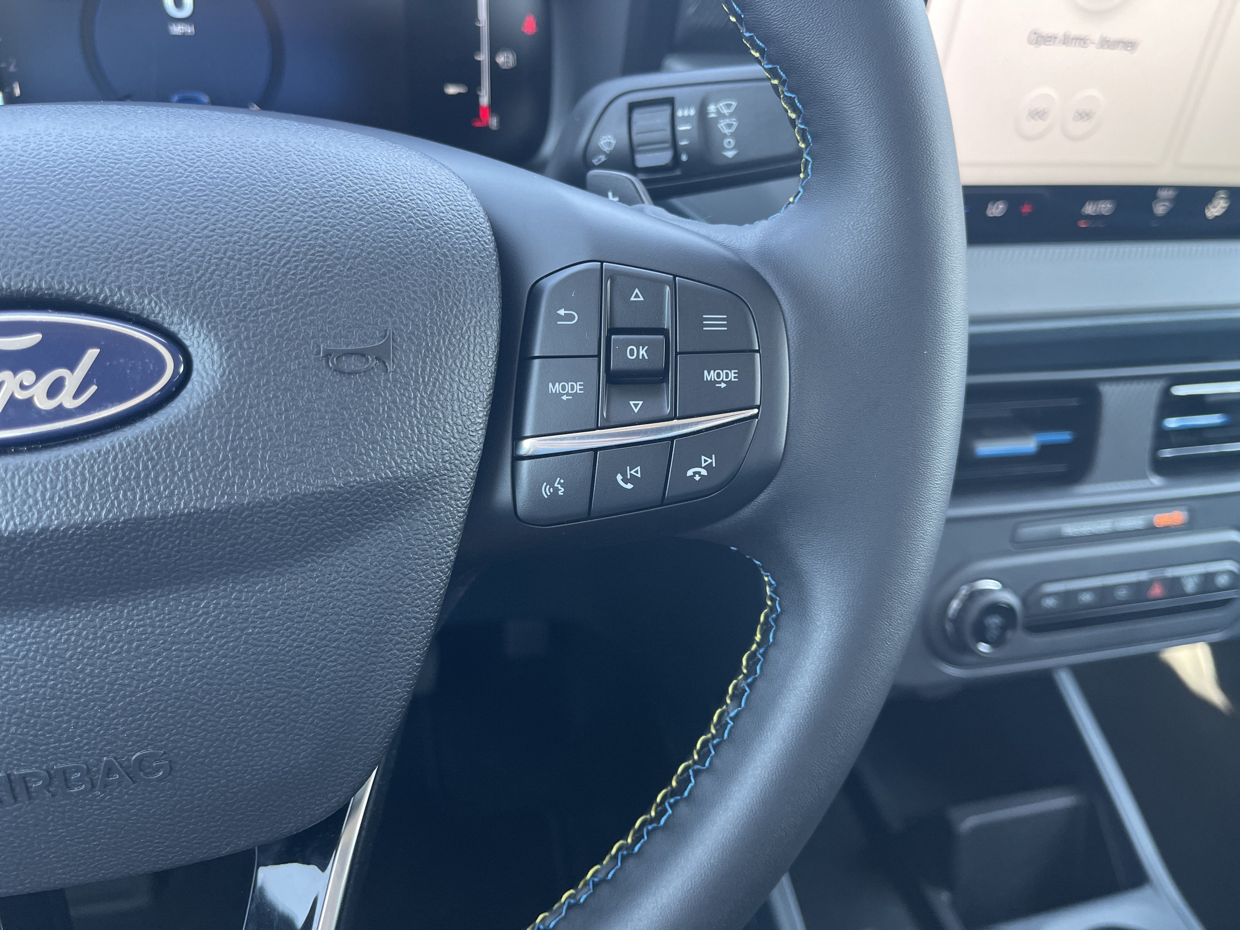 2026 Ford Maverick Lobo Standard