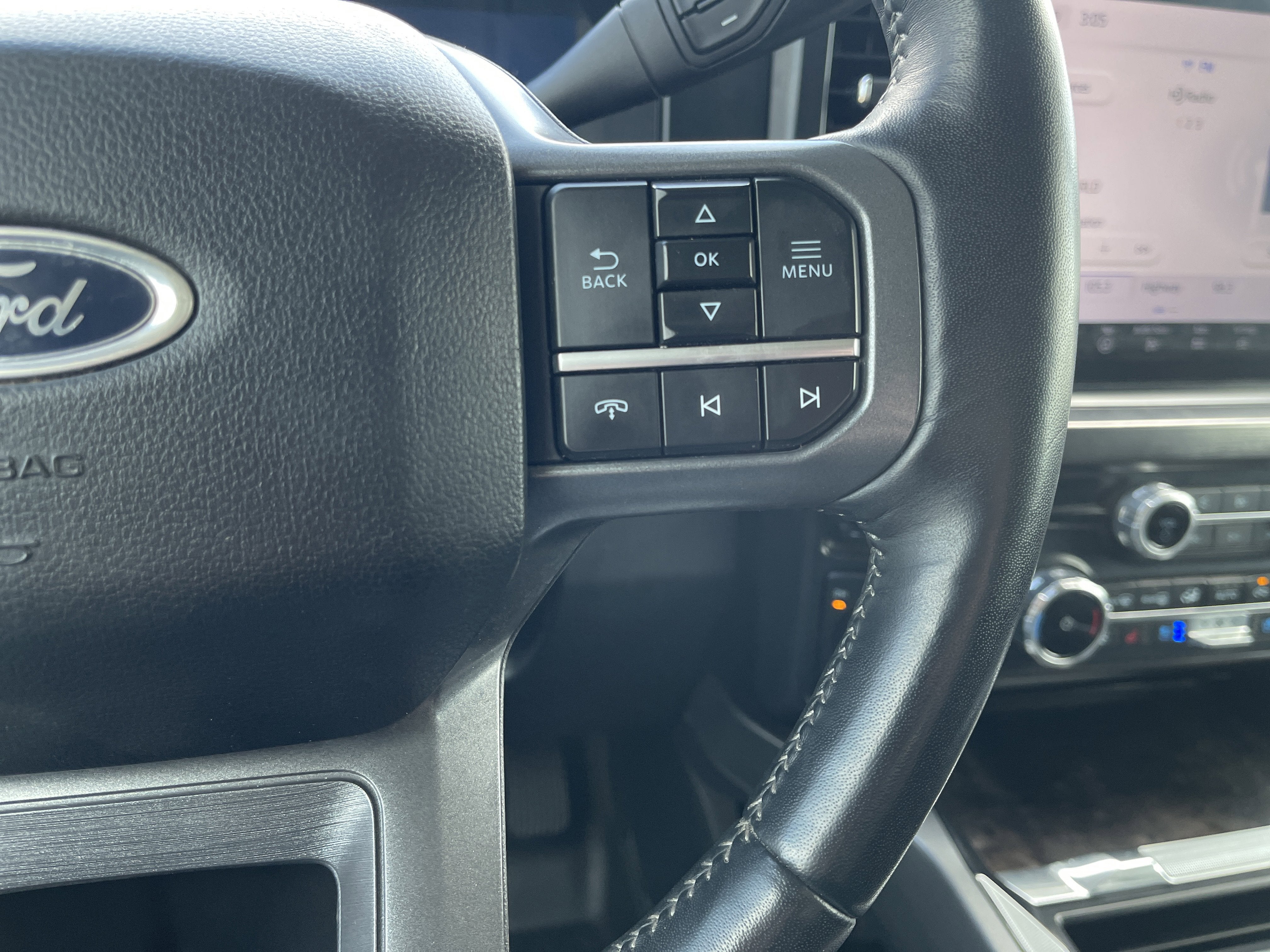 2024 Ford Super Duty F-350 SRW LARIAT