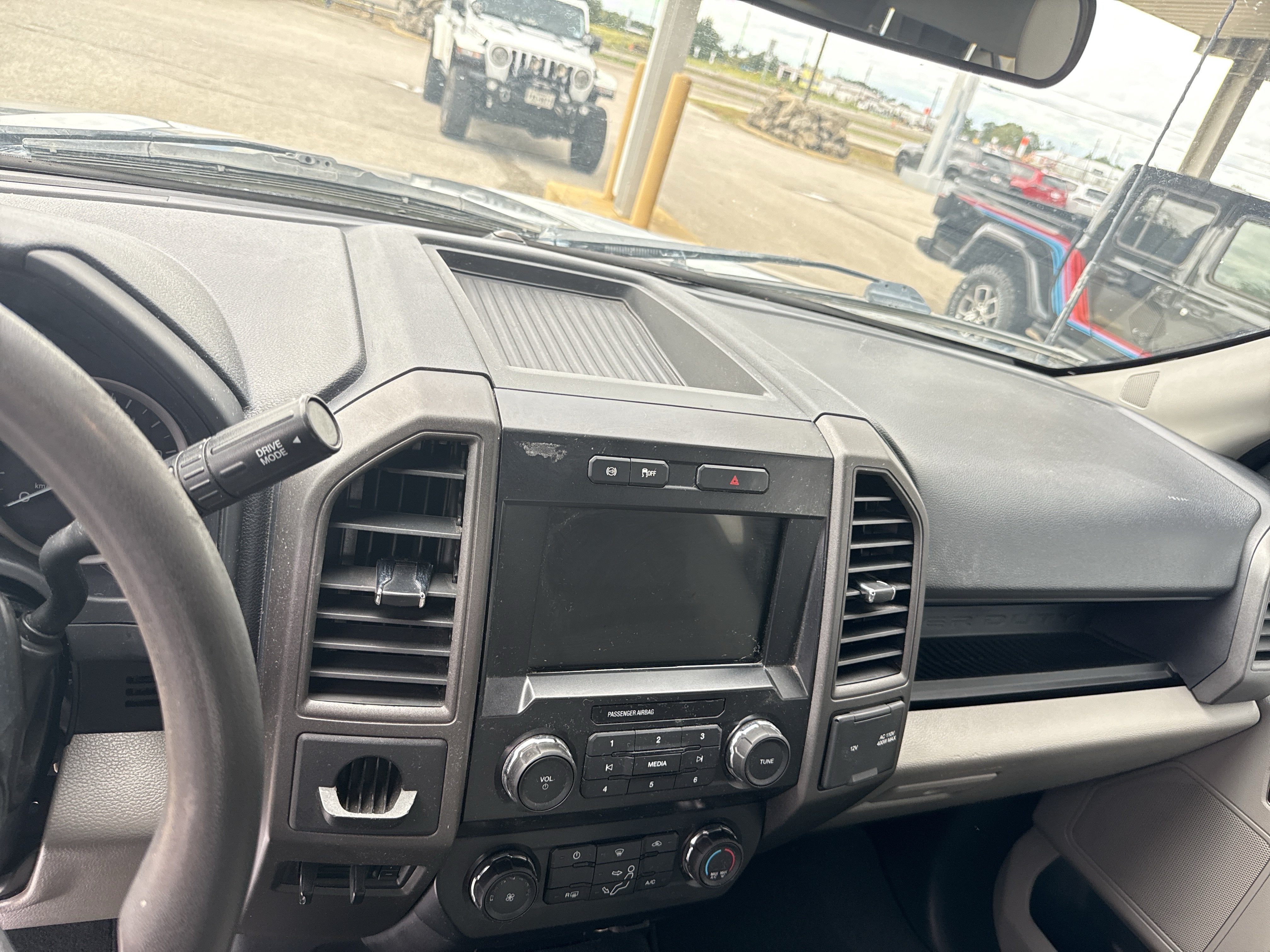 2022 Ford Super Duty F-350 DRW XL