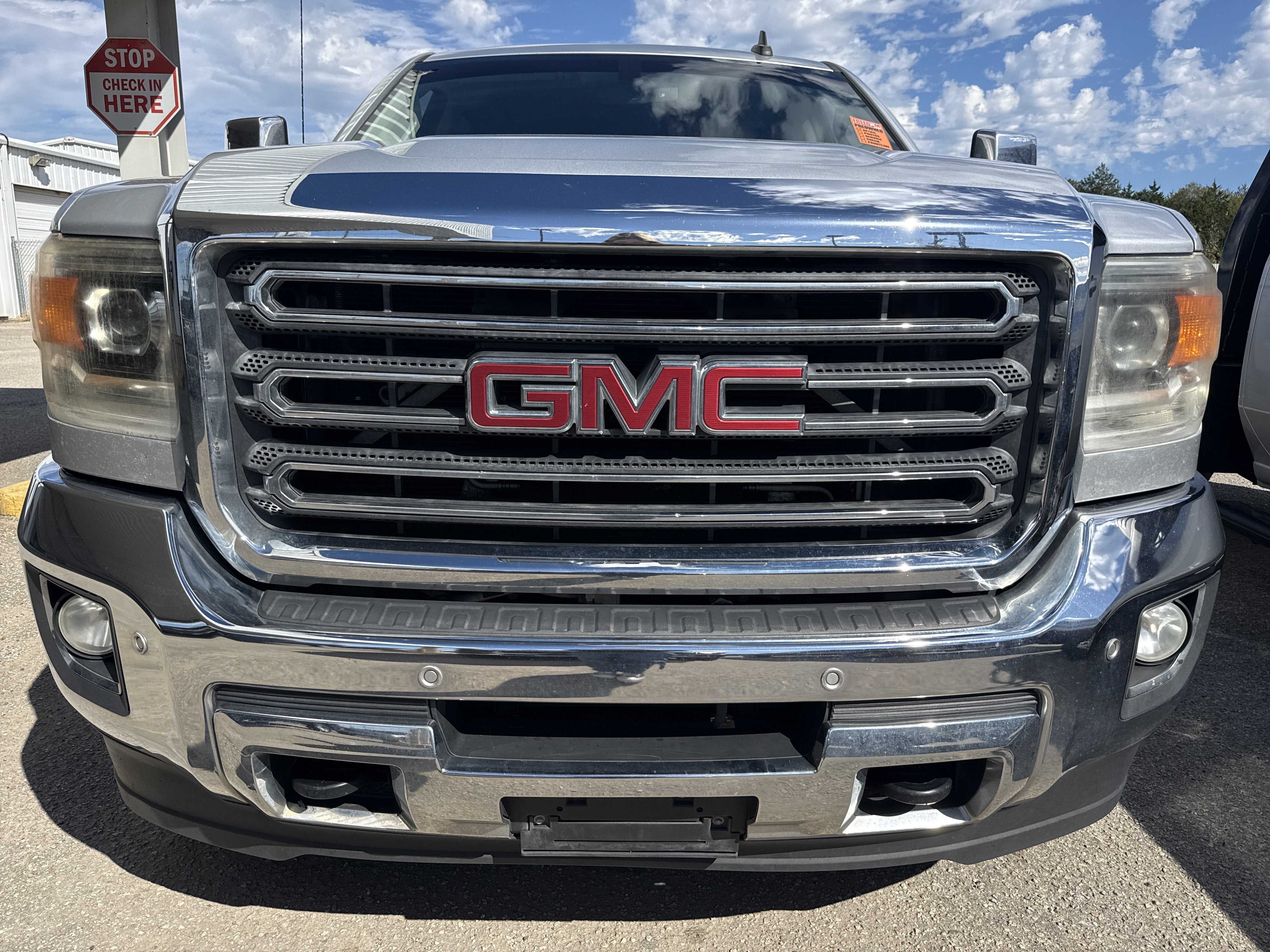 2015 GMC Sierra 2500HD available WiFi SLT