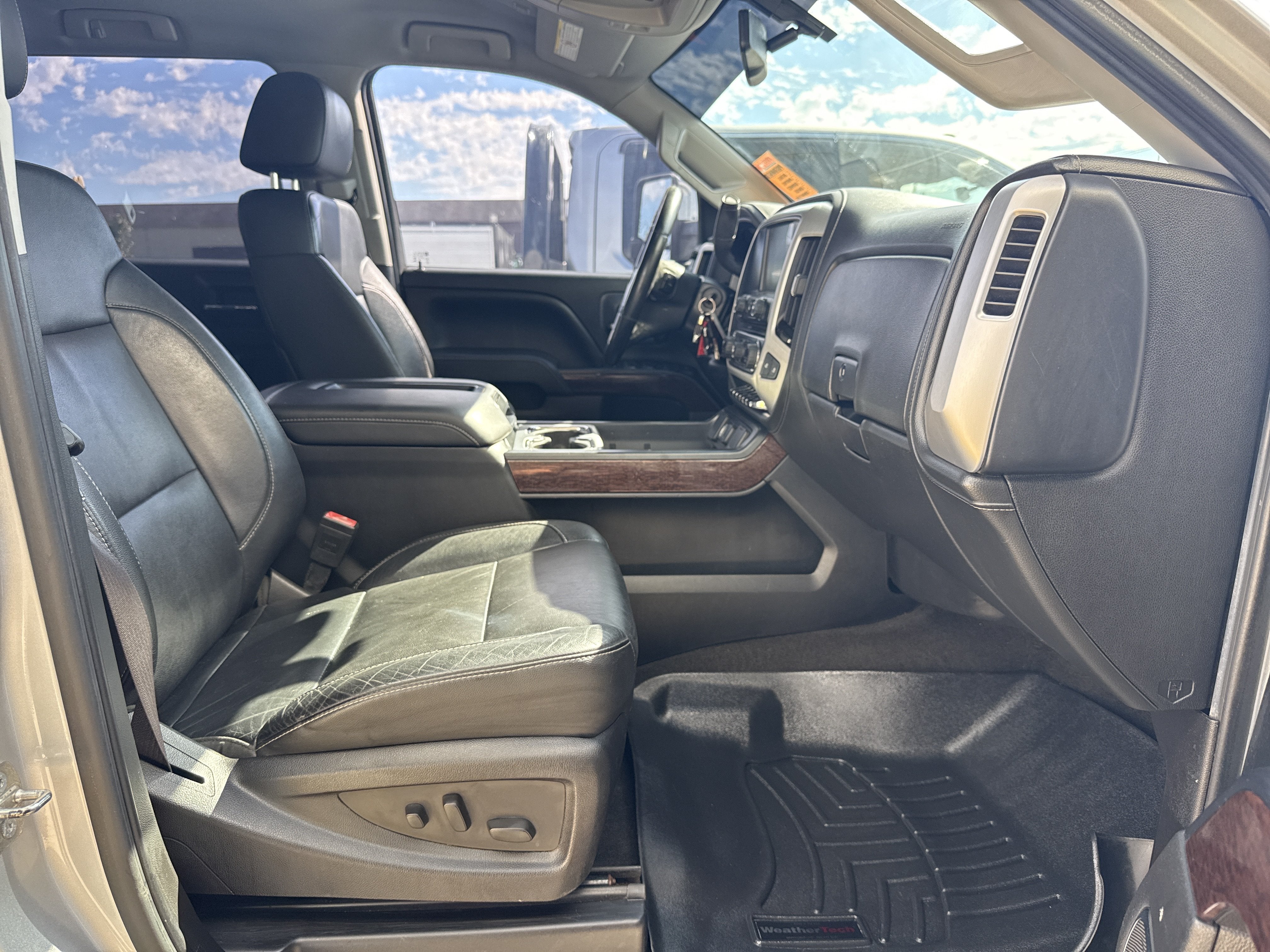 2015 GMC Sierra 2500HD available WiFi SLT