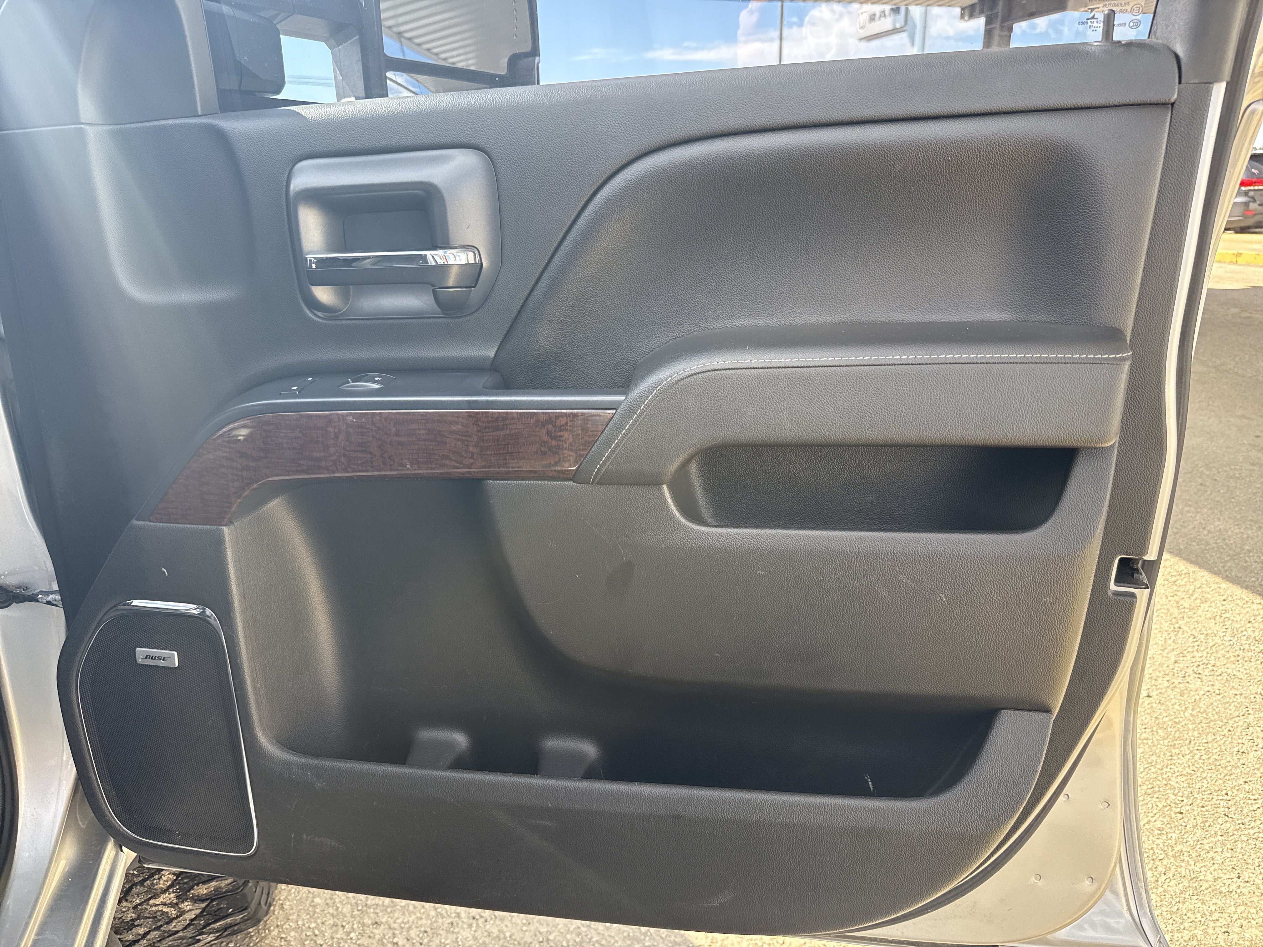 2015 GMC Sierra 2500HD available WiFi SLT