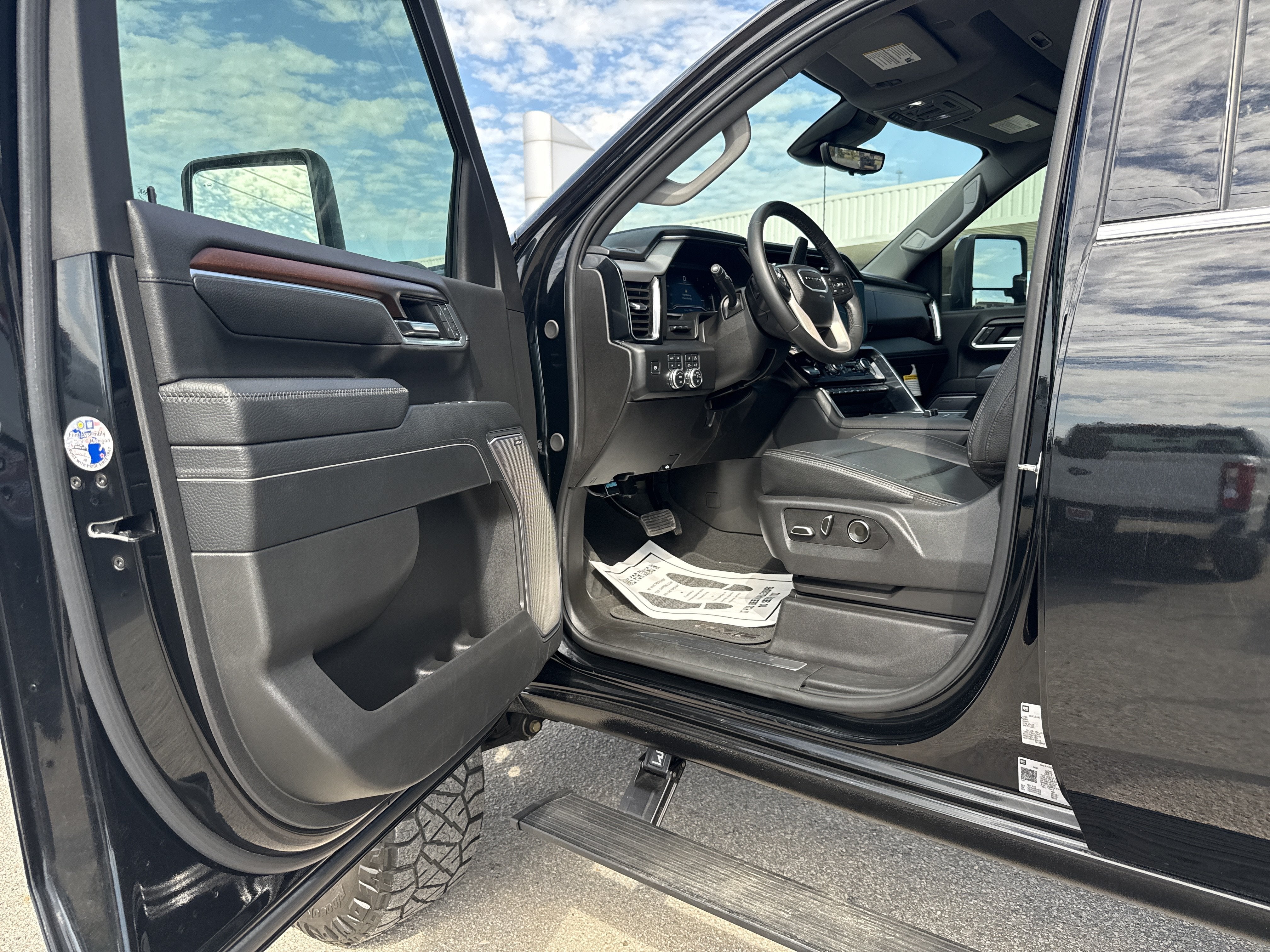 2025 GMC Sierra 2500HD Denali