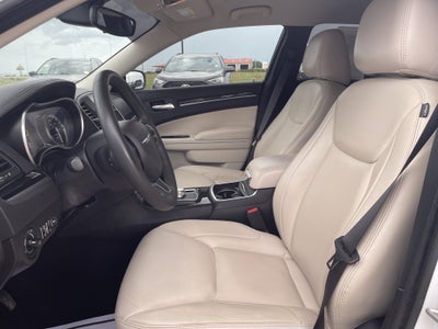 2023 Chrysler 300 Touring L