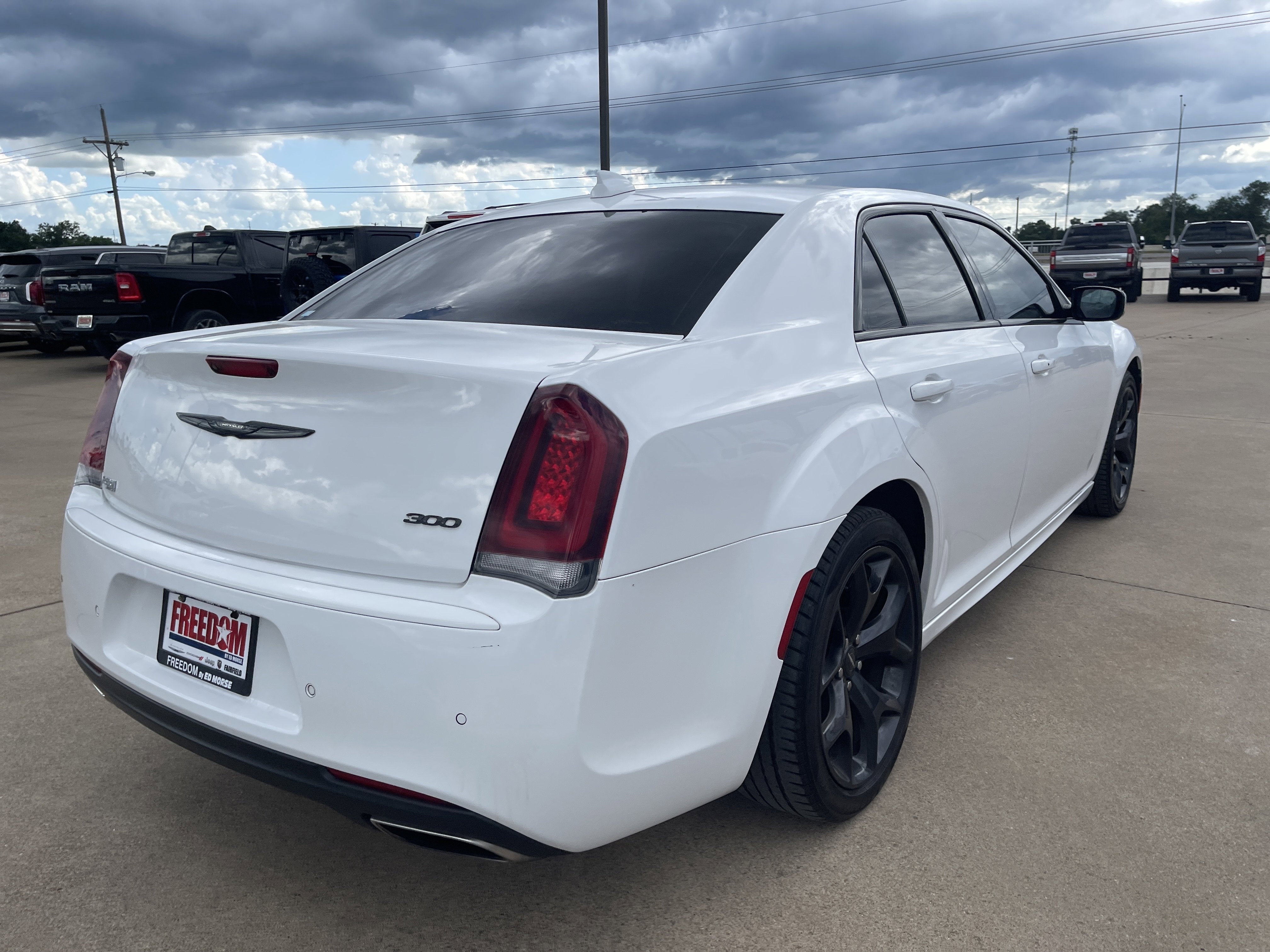 2023 Chrysler 300 Touring L