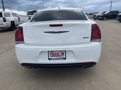 2023 Chrysler 300 Touring L