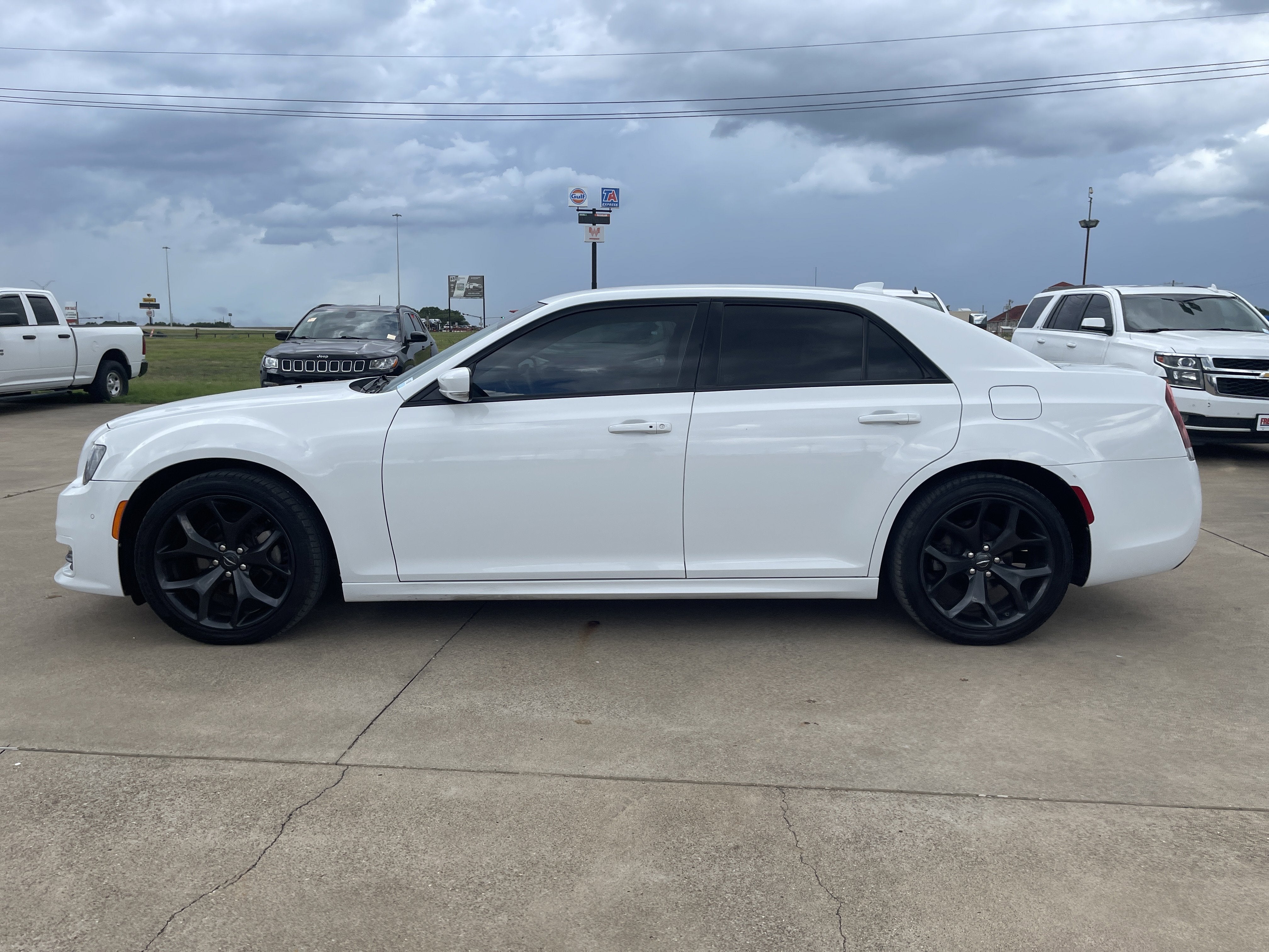 2023 Chrysler 300 Touring L