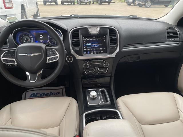 2023 Chrysler 300 Touring L
