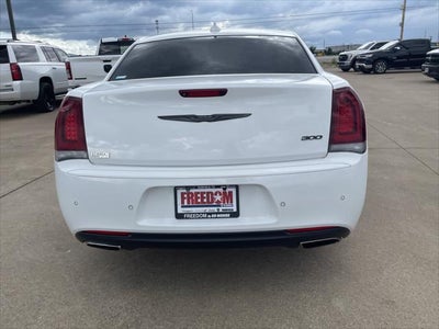 2023 Chrysler 300 Touring L