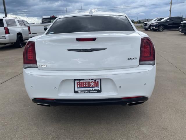 2023 Chrysler 300 Touring L