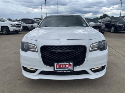 2023 Chrysler 300 Touring L
