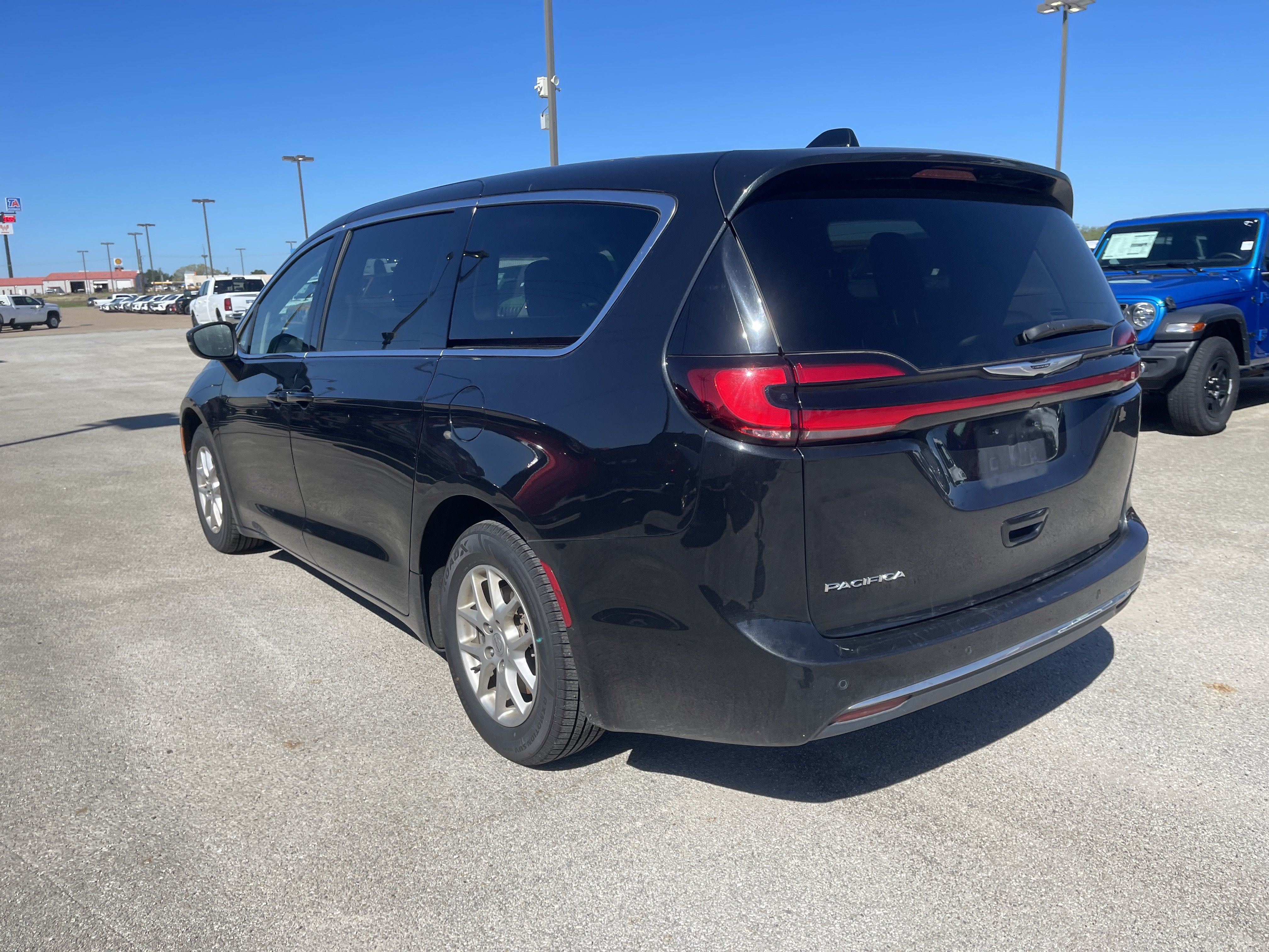 2023 Chrysler Pacifica Touring L