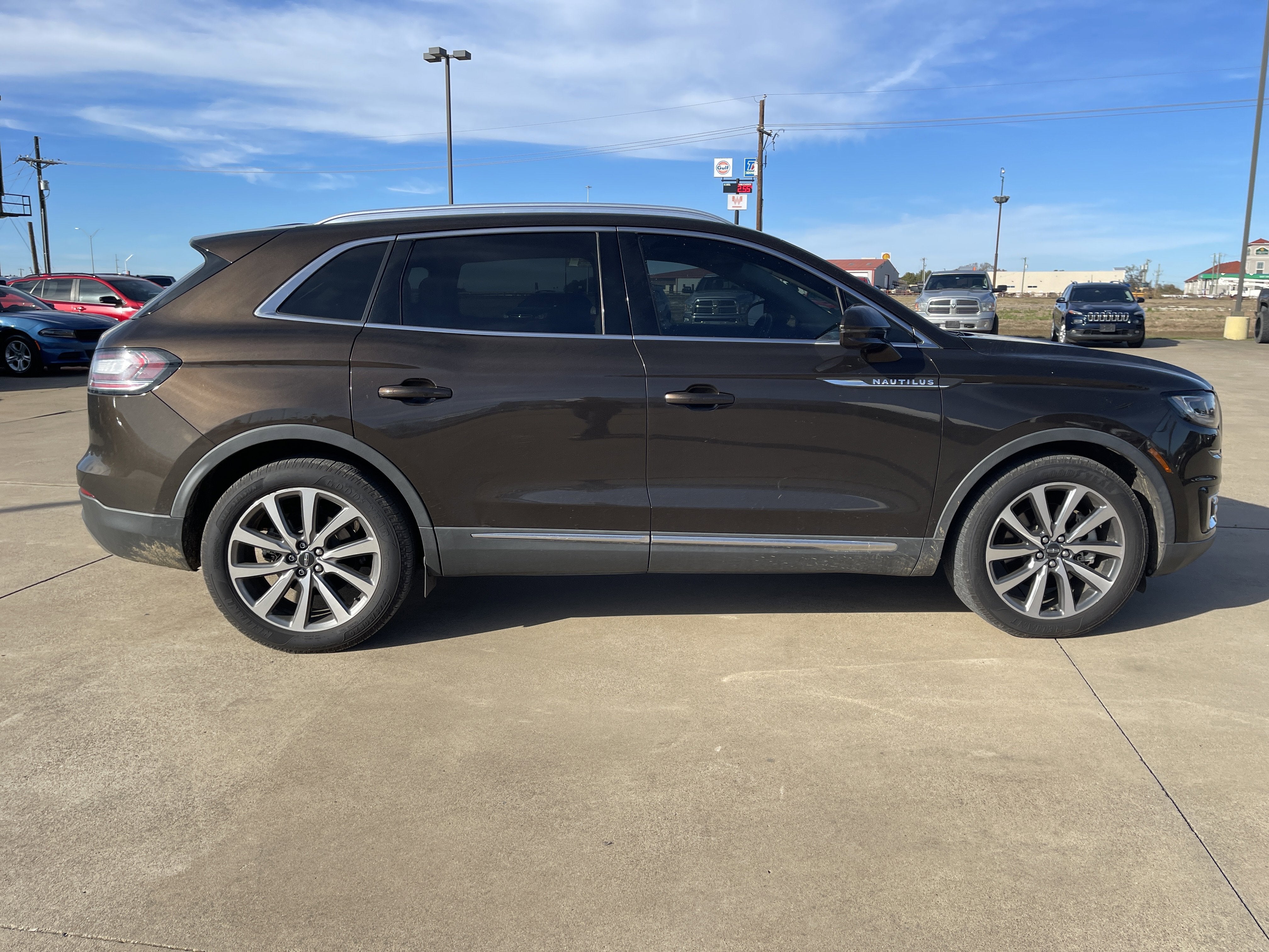 2019 Lincoln Nautilus Select