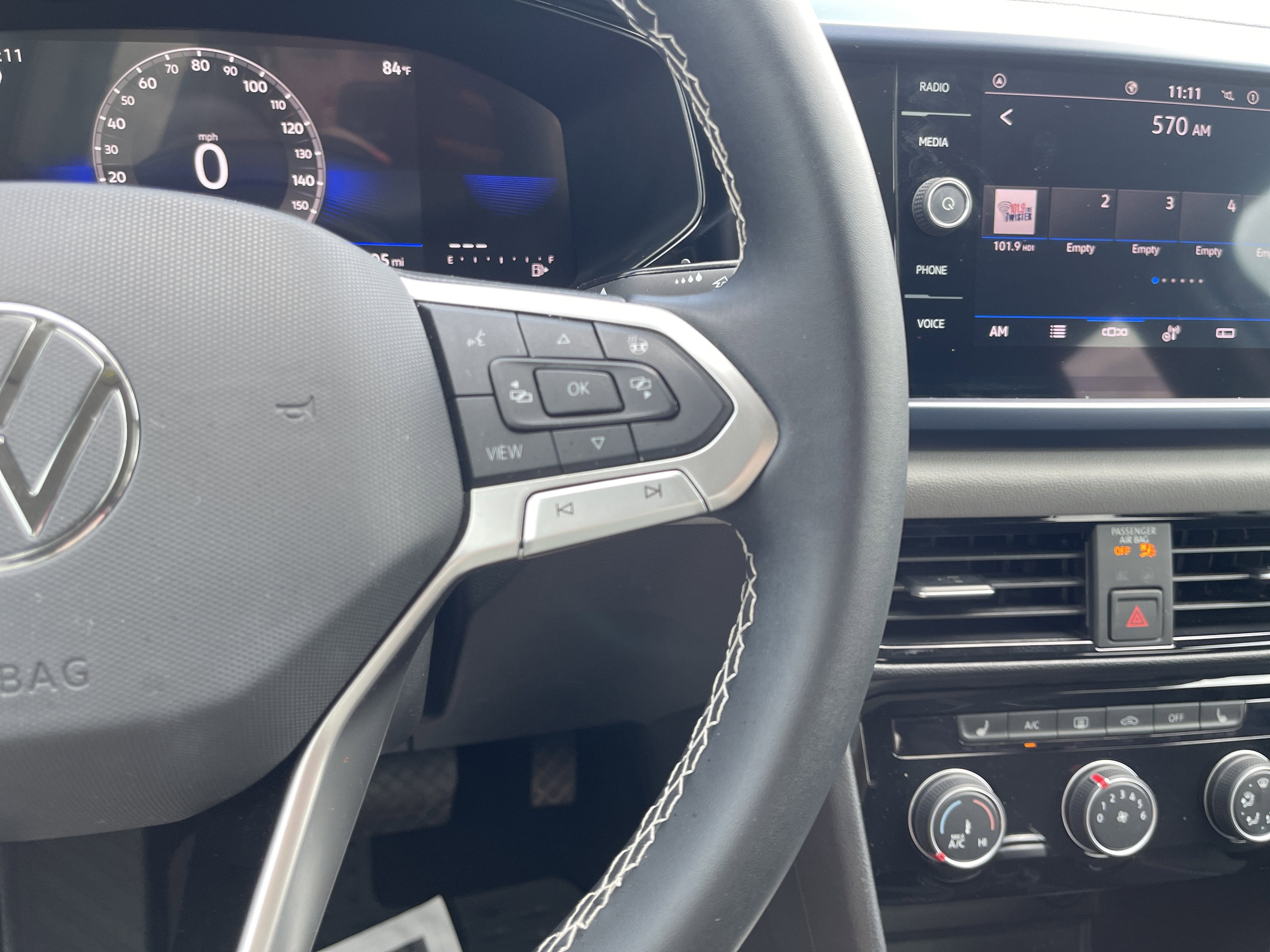 2023 Volkswagen Taos SE