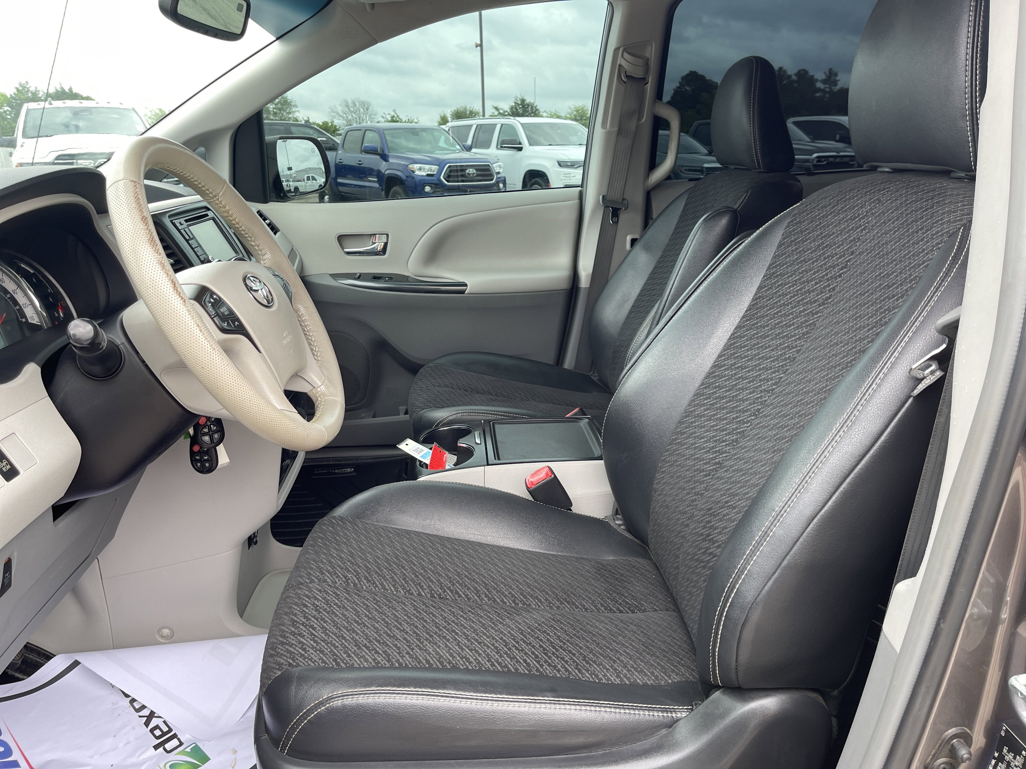 2014 Toyota Sienna SE
