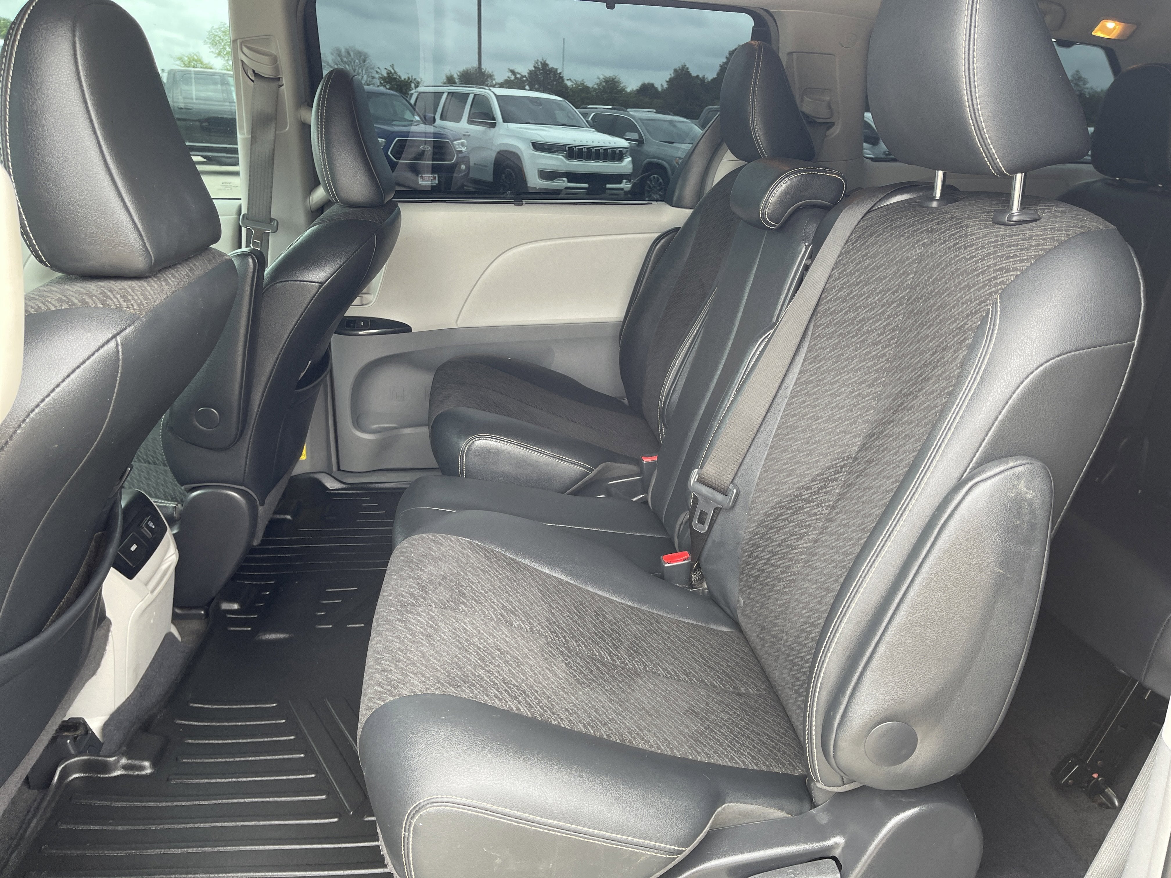 2014 Toyota Sienna SE