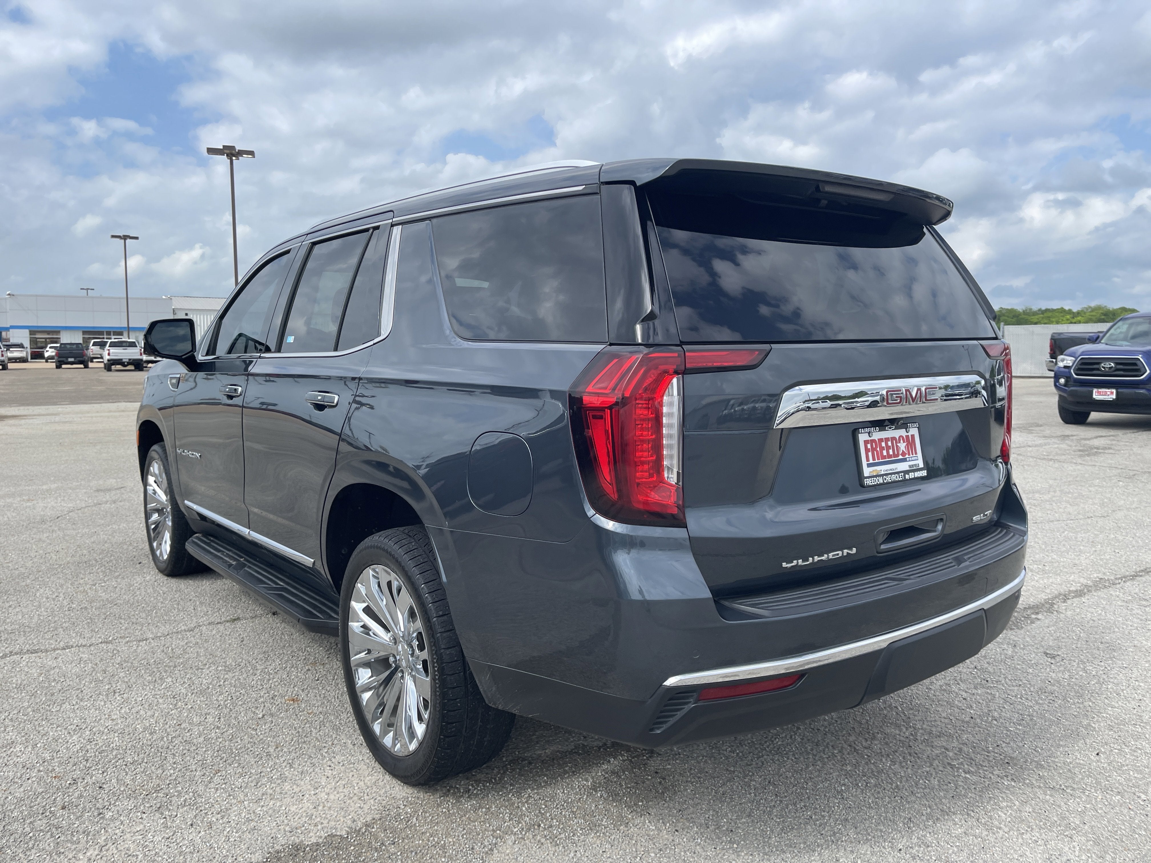 2021 GMC Yukon SLT