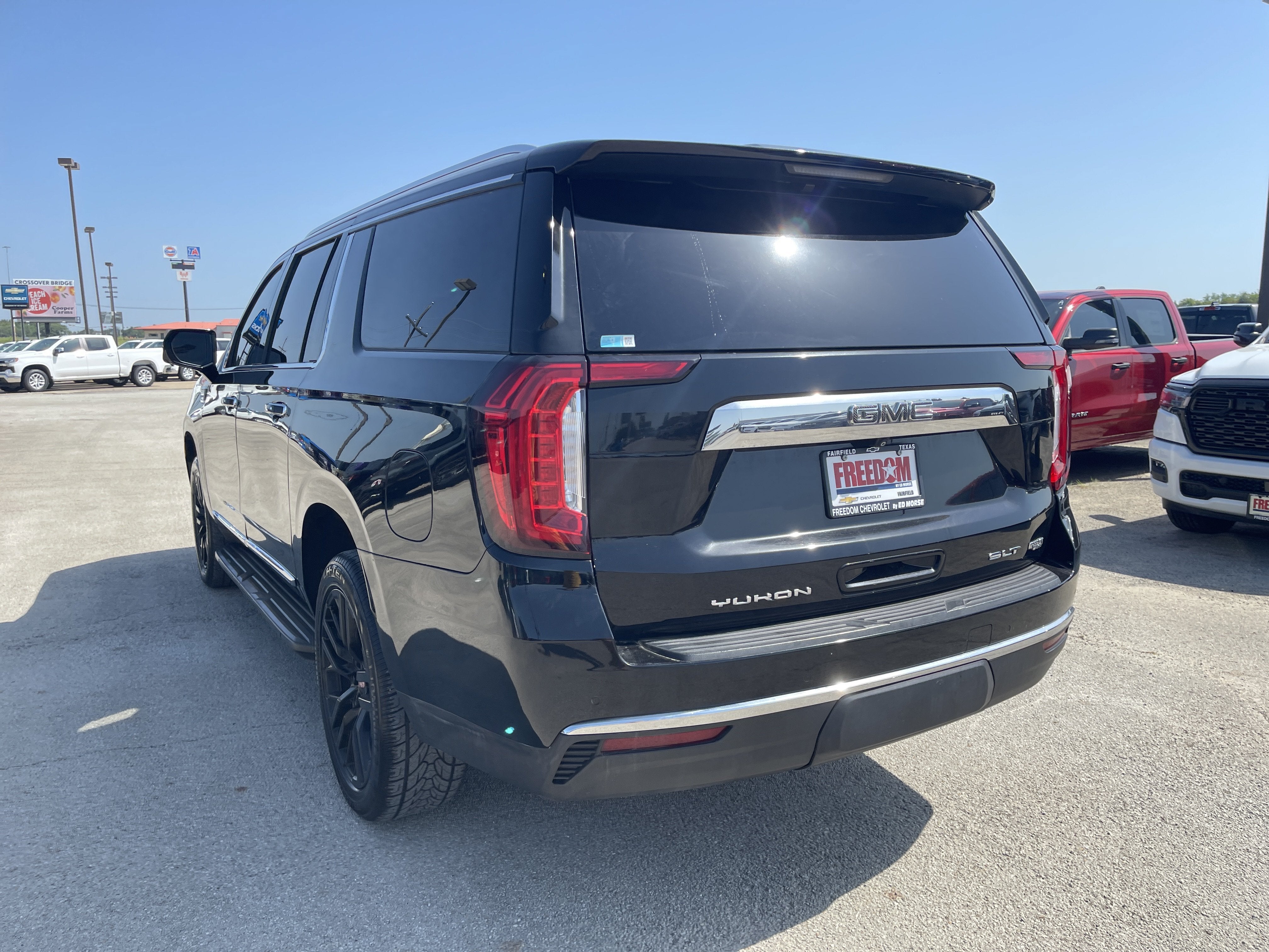 2021 GMC Yukon XL SLT