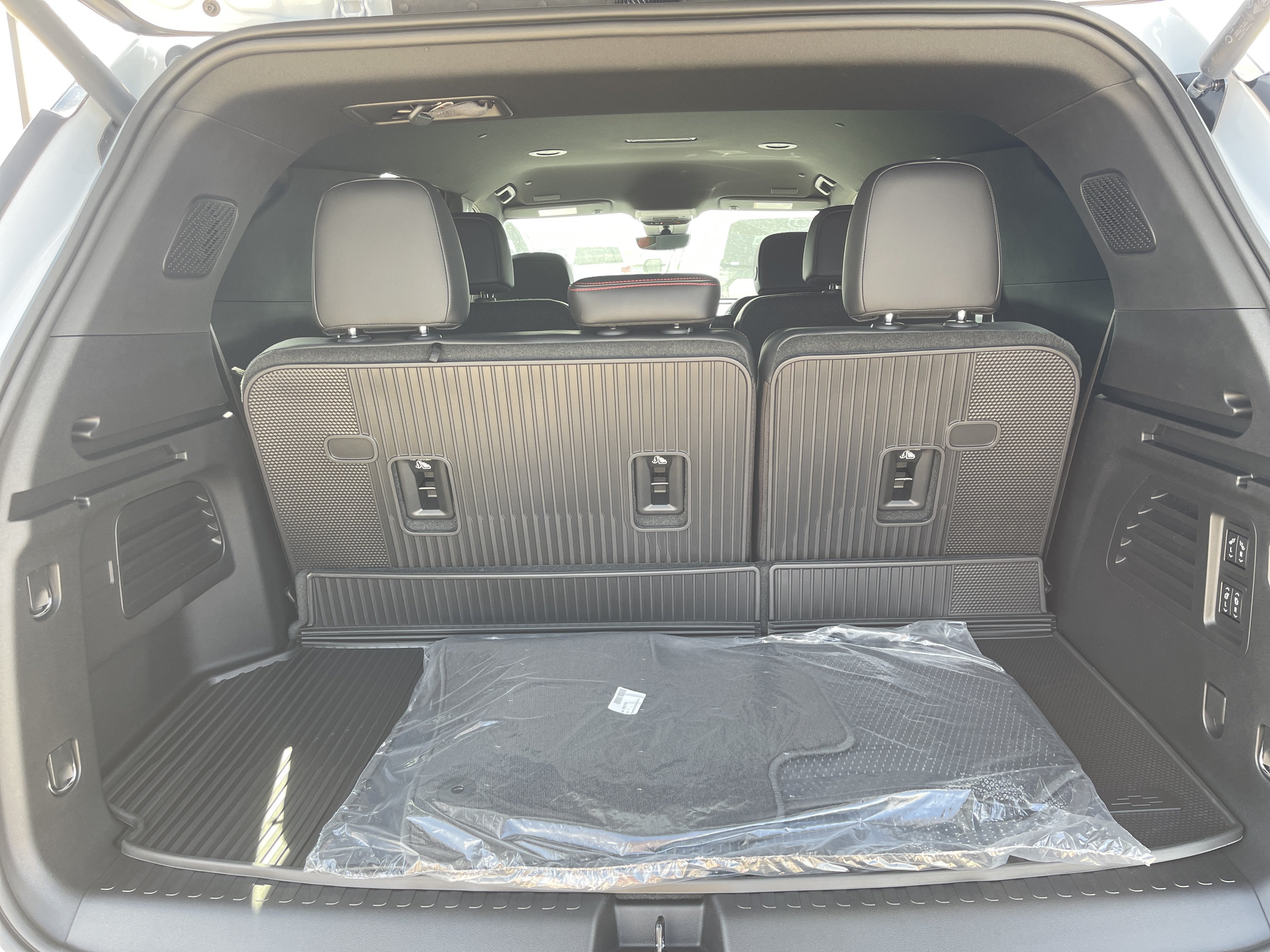 2027 Chevrolet Traverse RS