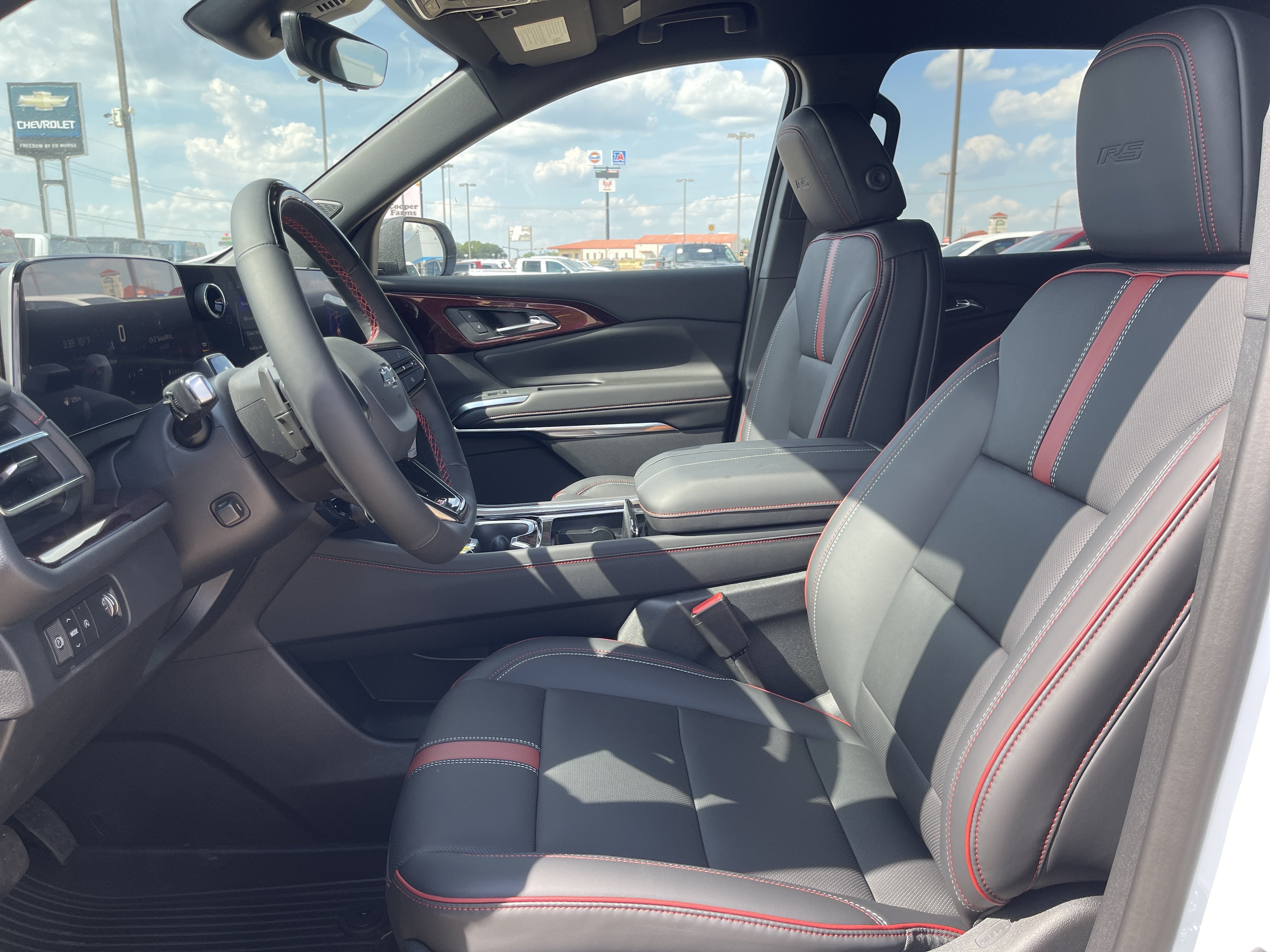2027 Chevrolet Traverse RS