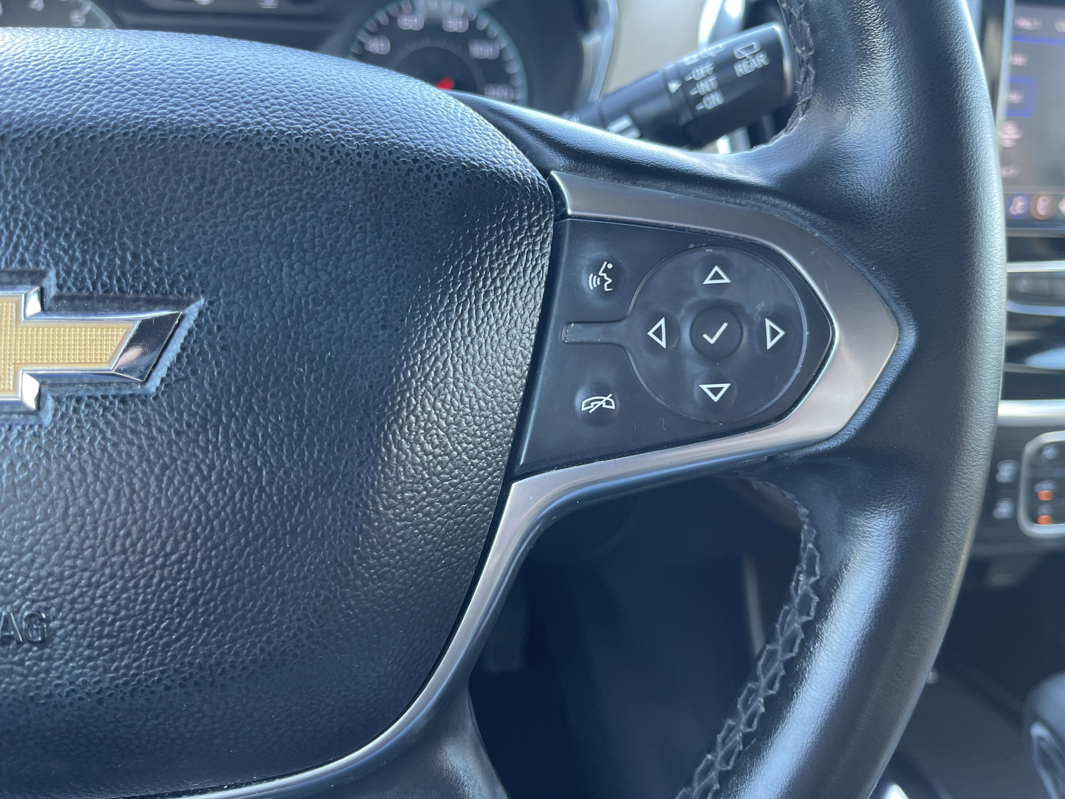 2023 Chevrolet Traverse 2FL