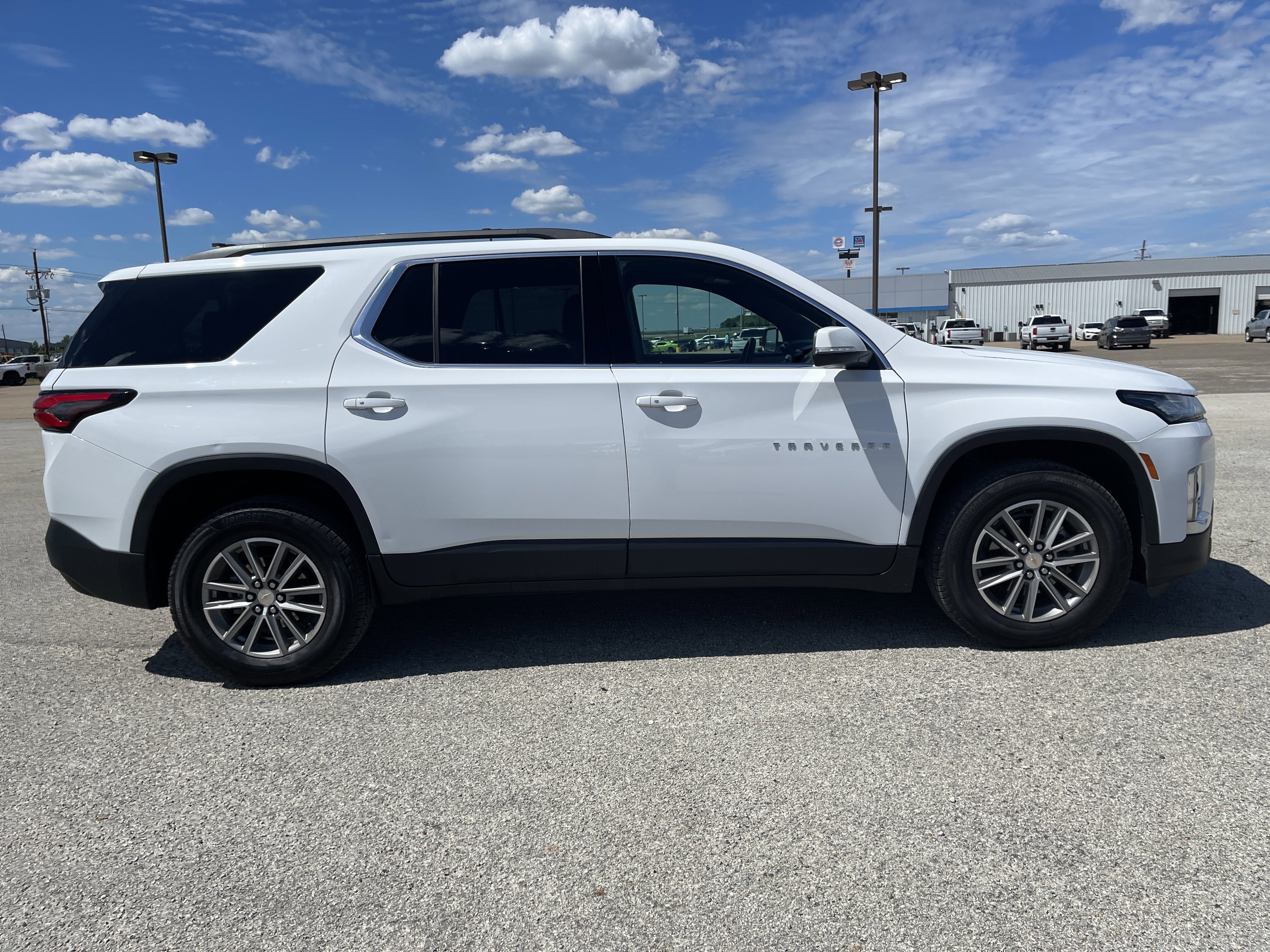 2023 Chevrolet Traverse 2FL