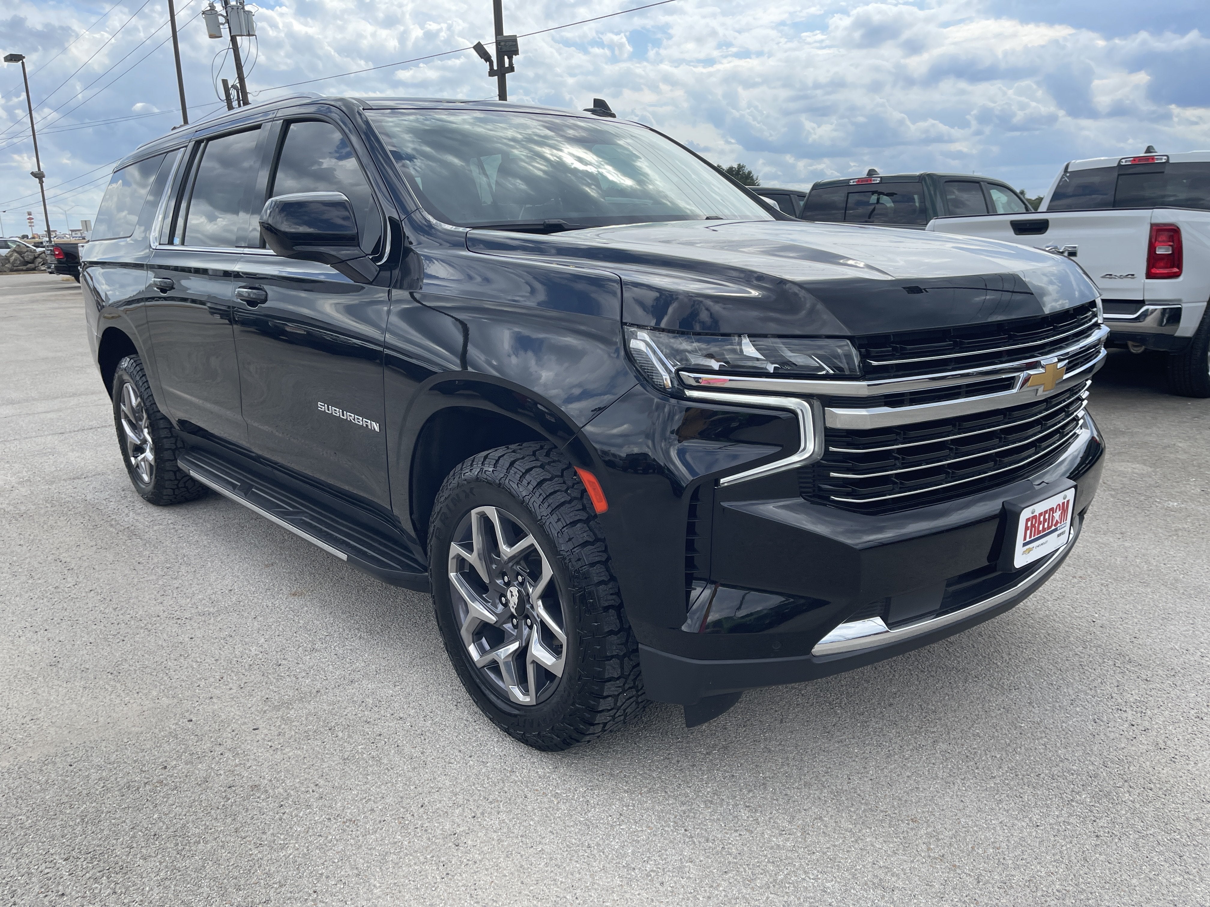 2023 Chevrolet Suburban LT
