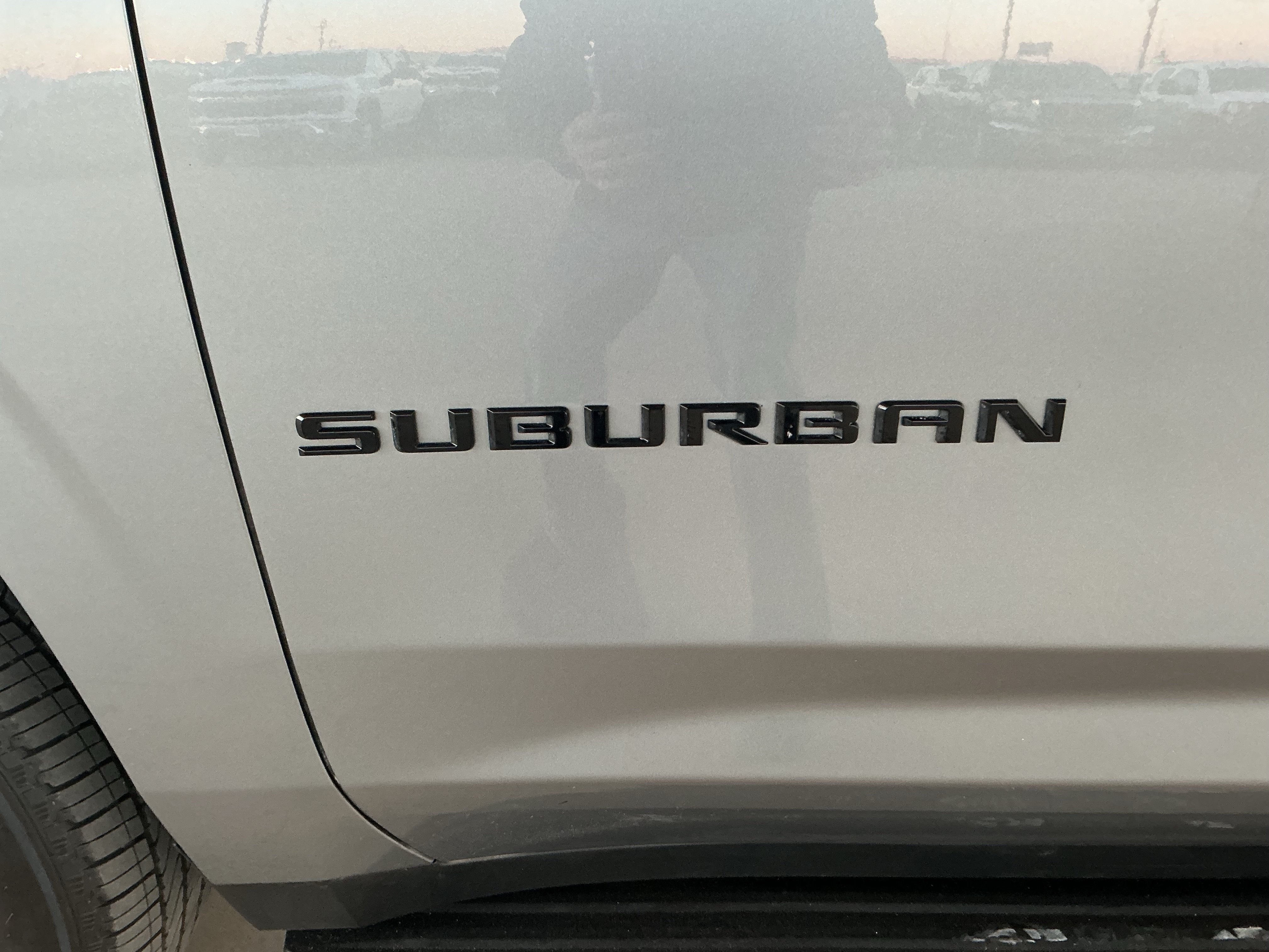 2023 Chevrolet Suburban RST