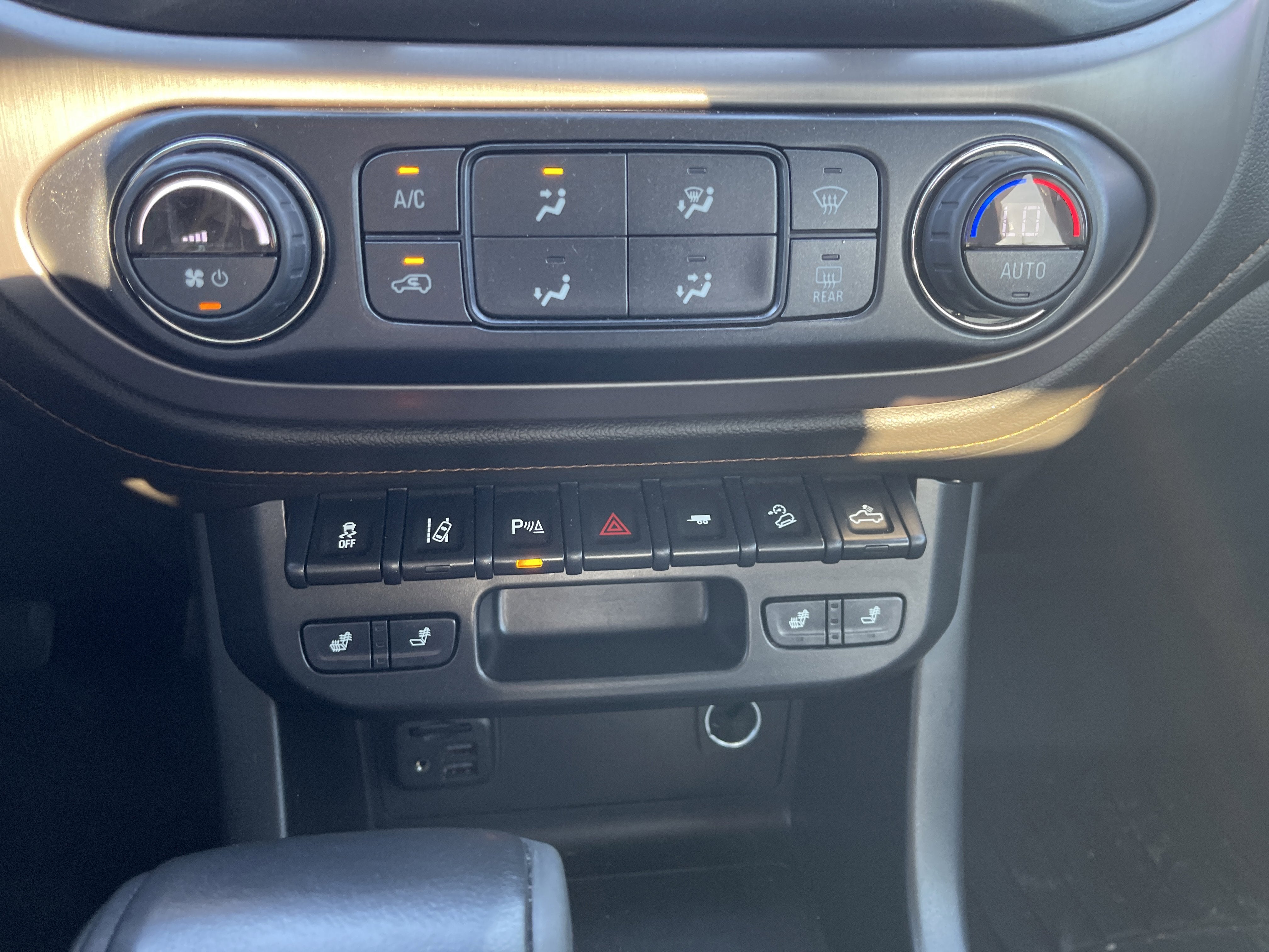 2021 GMC Canyon AT4 - Leather