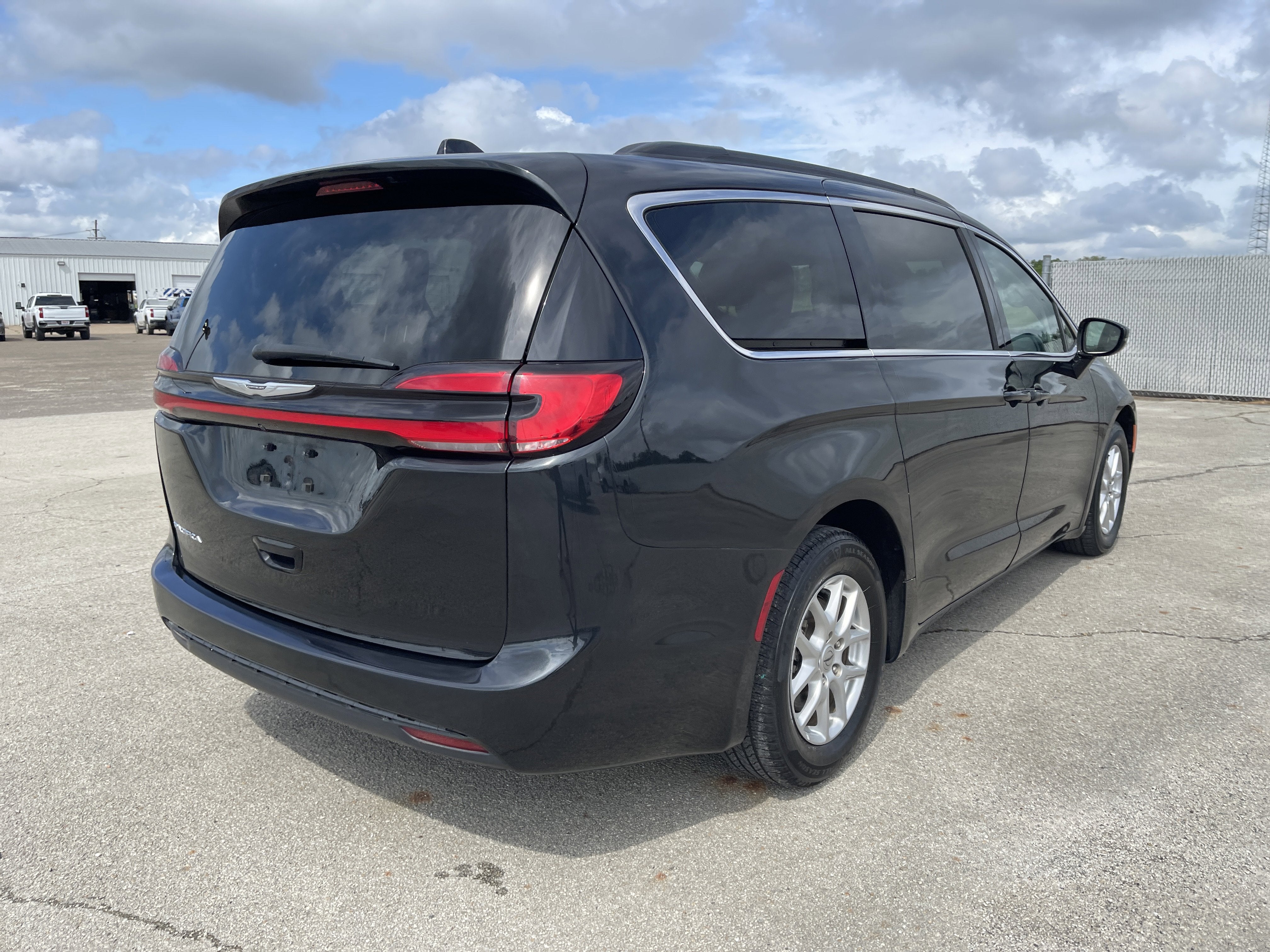 2022 Chrysler Pacifica Touring L