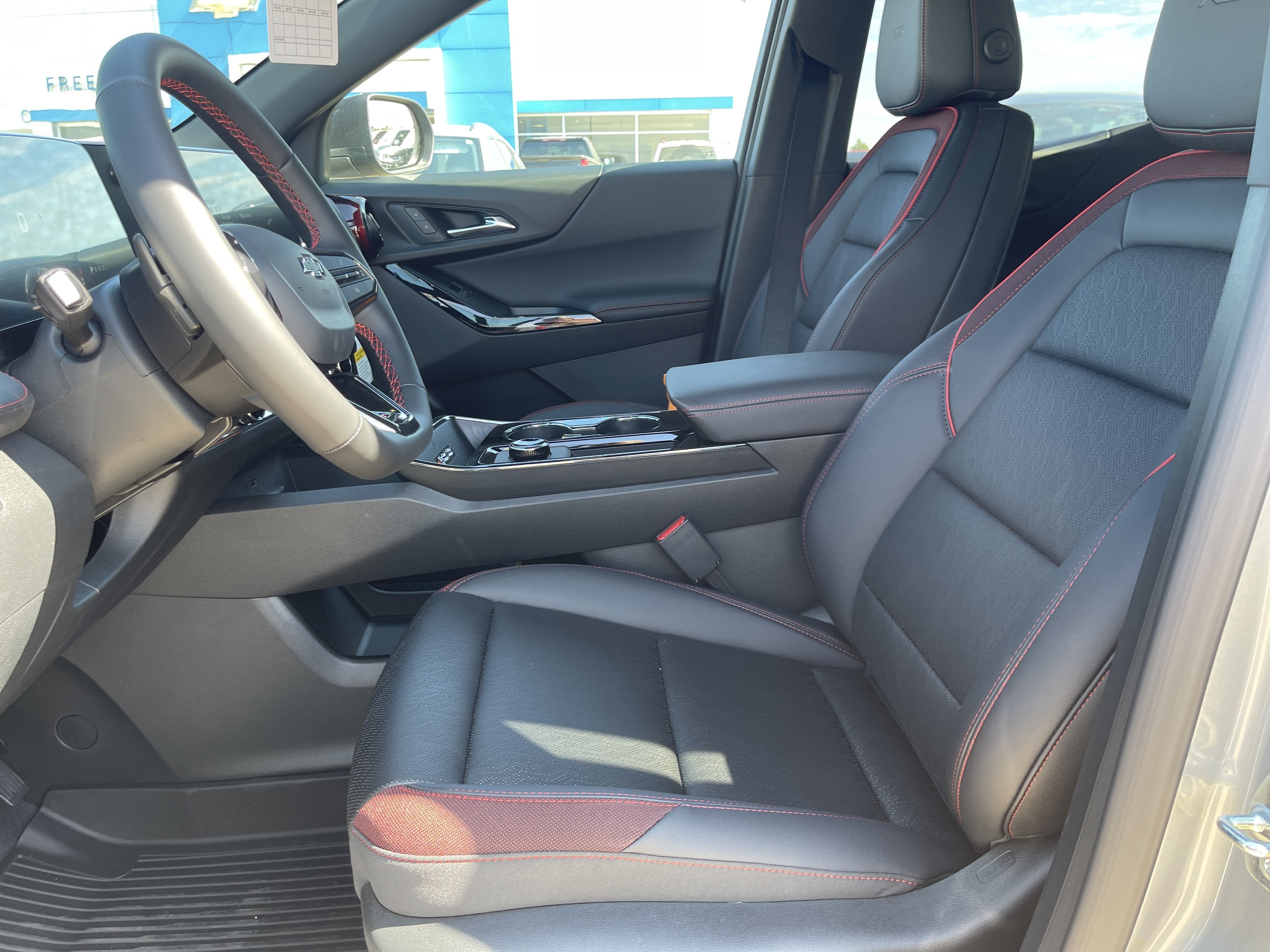 2027 Chevrolet Equinox RS - Photo 35