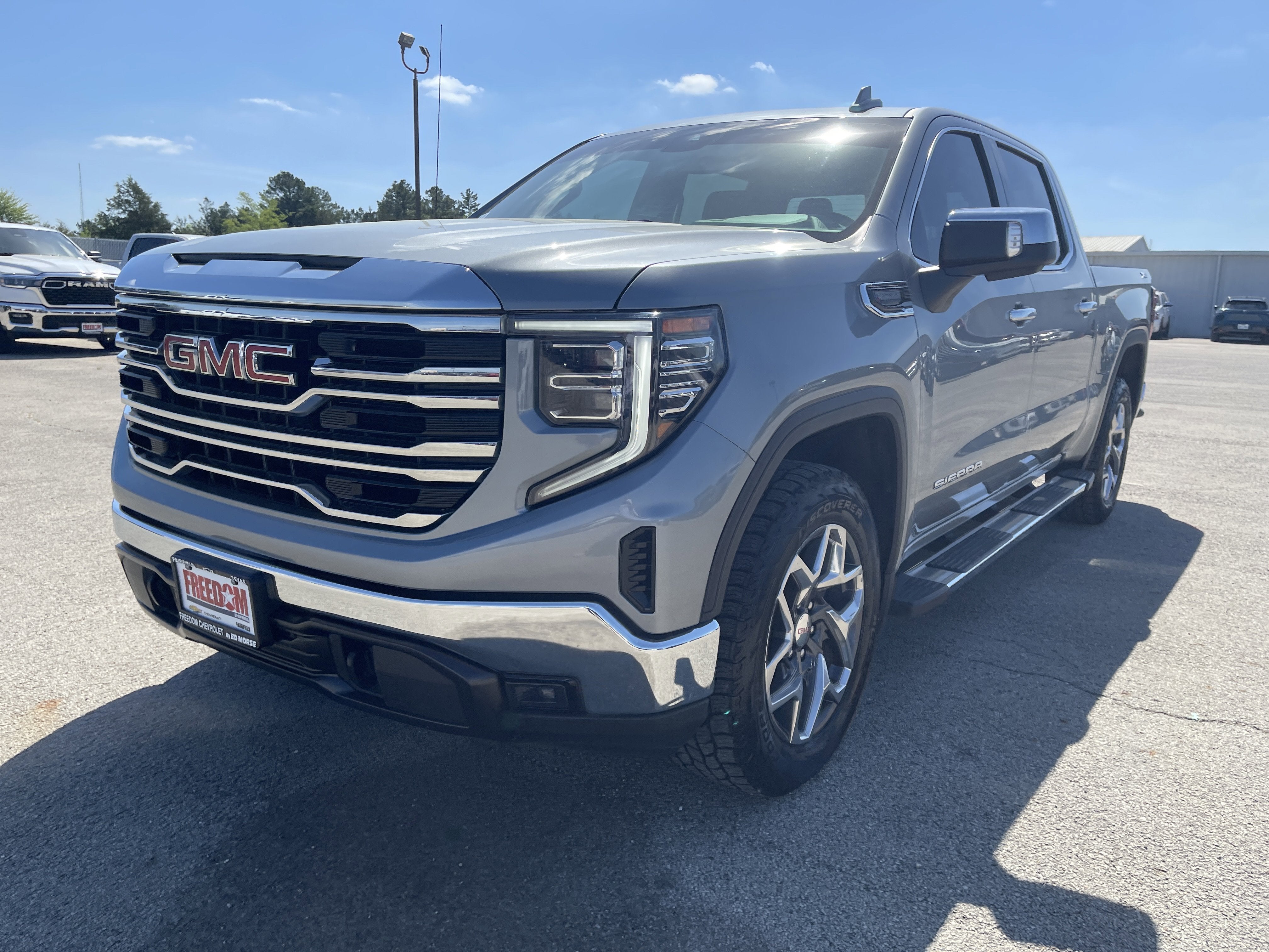 2023 GMC Sierra 1500 SLT