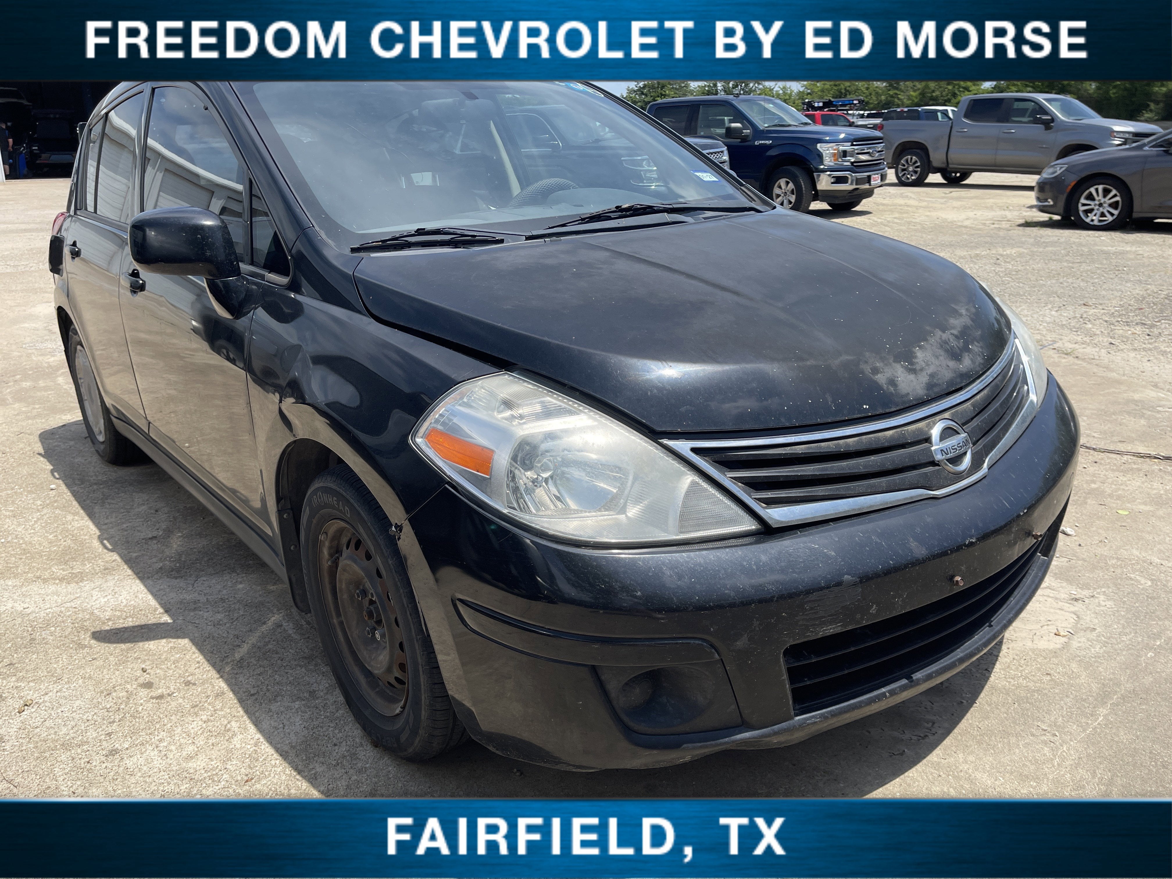 2011 Nissan Versa 1.8 S Auto's photo
